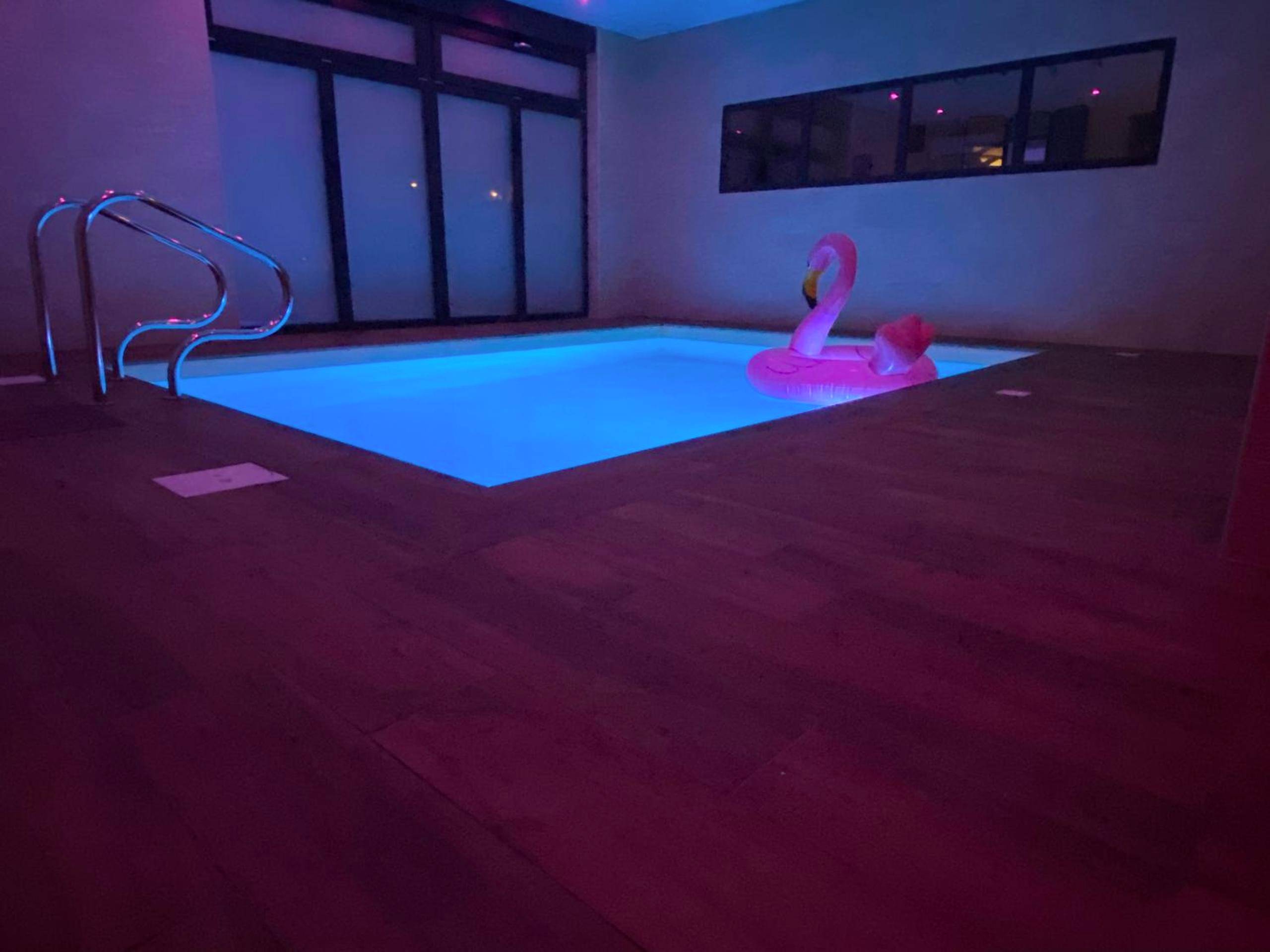 Photo du logement - Loft Spa Reims - fr 250m2 privatifs, piscine intérieure chauffée, spa et parking