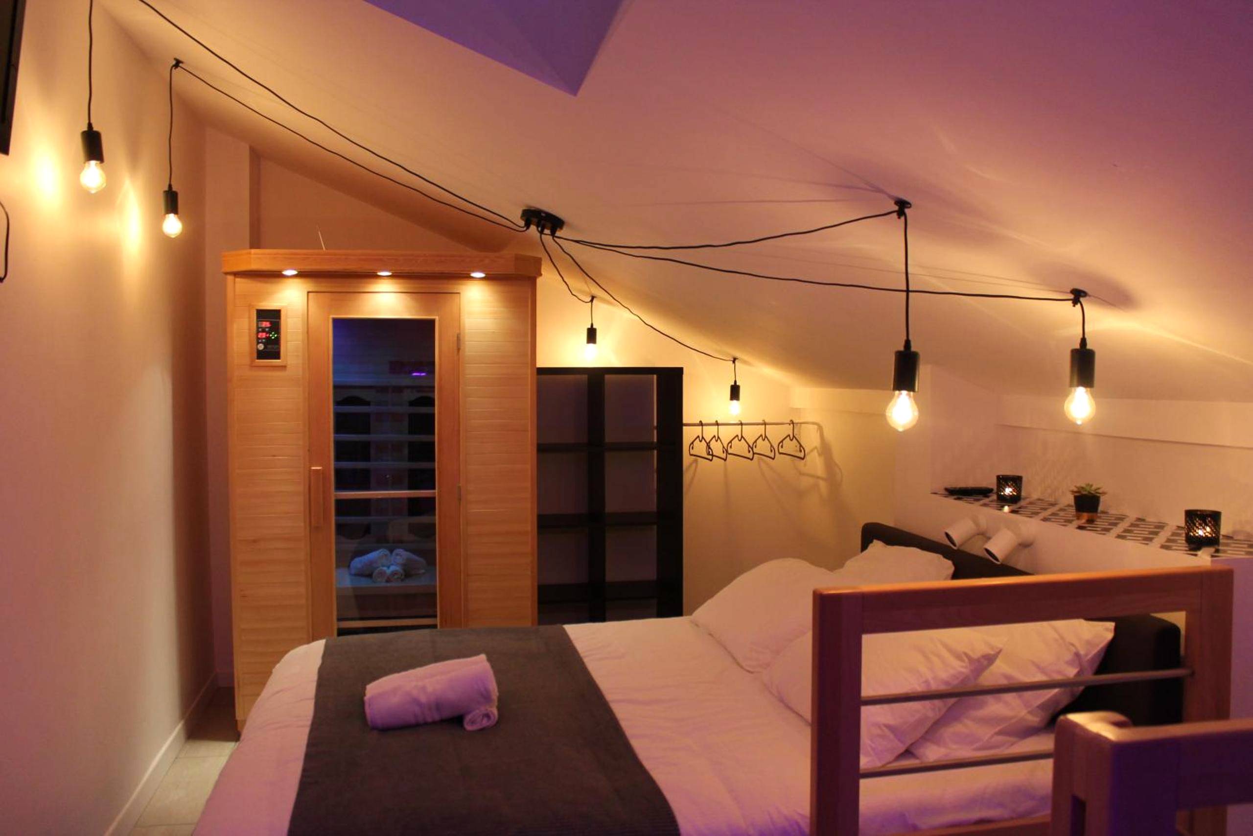 Photo du logement - Le logis du bien - être, balnéo & sauna dans chambre - Vertou