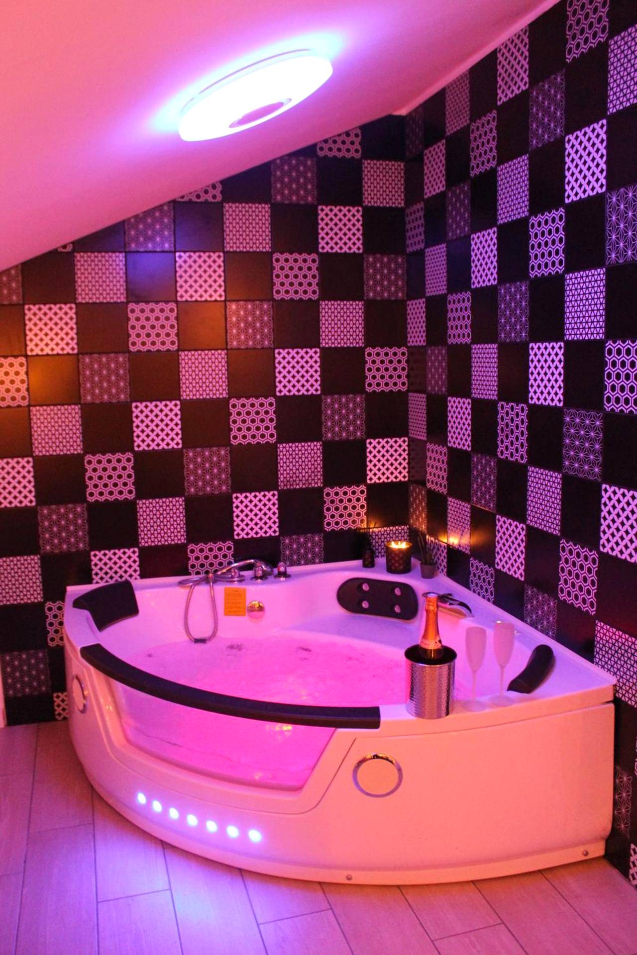 Photo du logement - Le logis du bien - être, balnéo & sauna dans chambre - Vertou