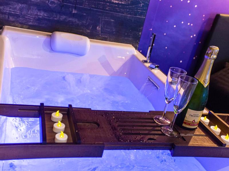 Vue du logement - Love Room Lorient - LOVE ROOM - SPECIAL AMOUREUX - HYPER CENTRE - Lorient