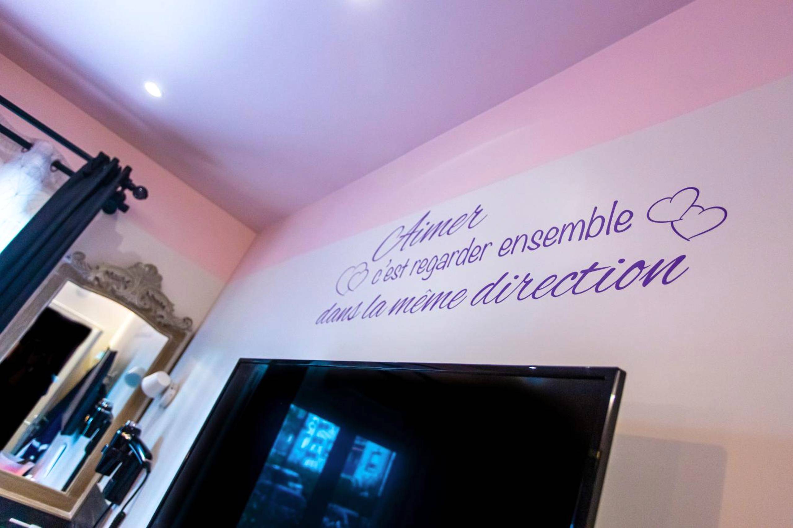 Photo du logement - LOVE ROOM - SPECIAL AMOUREUX - HYPER CENTRE - Lorient - Lorient