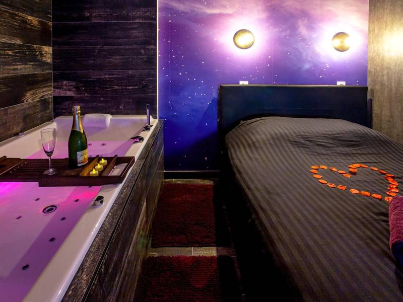 Photo du logement - LOVE ROOM - SPECIAL AMOUREUX - HYPER CENTRE - Lorient