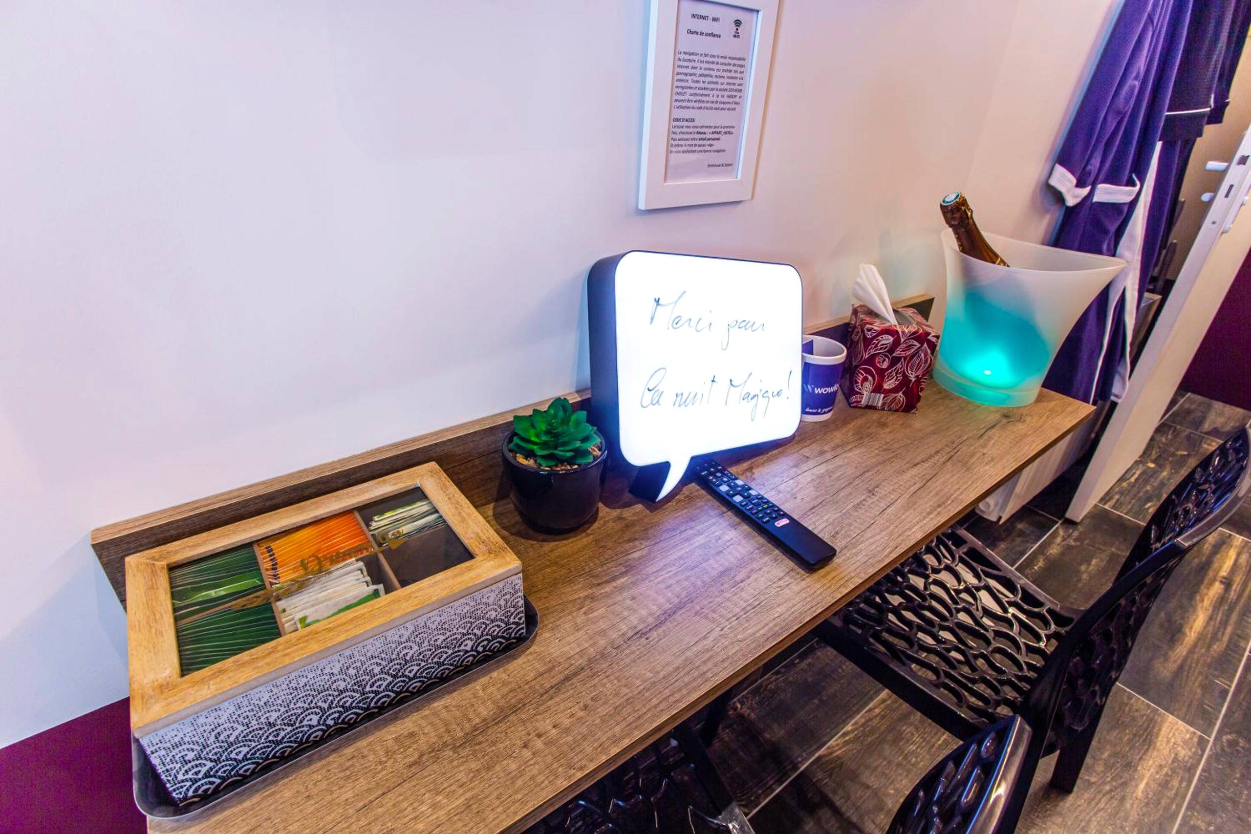 Photo du logement - LOVE ROOM - SPECIAL AMOUREUX - HYPER CENTRE - Lorient