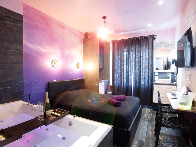 Photo du logement - LOVE ROOM - SPECIAL AMOUREUX - HYPER CENTRE - Lorient - Lorient
