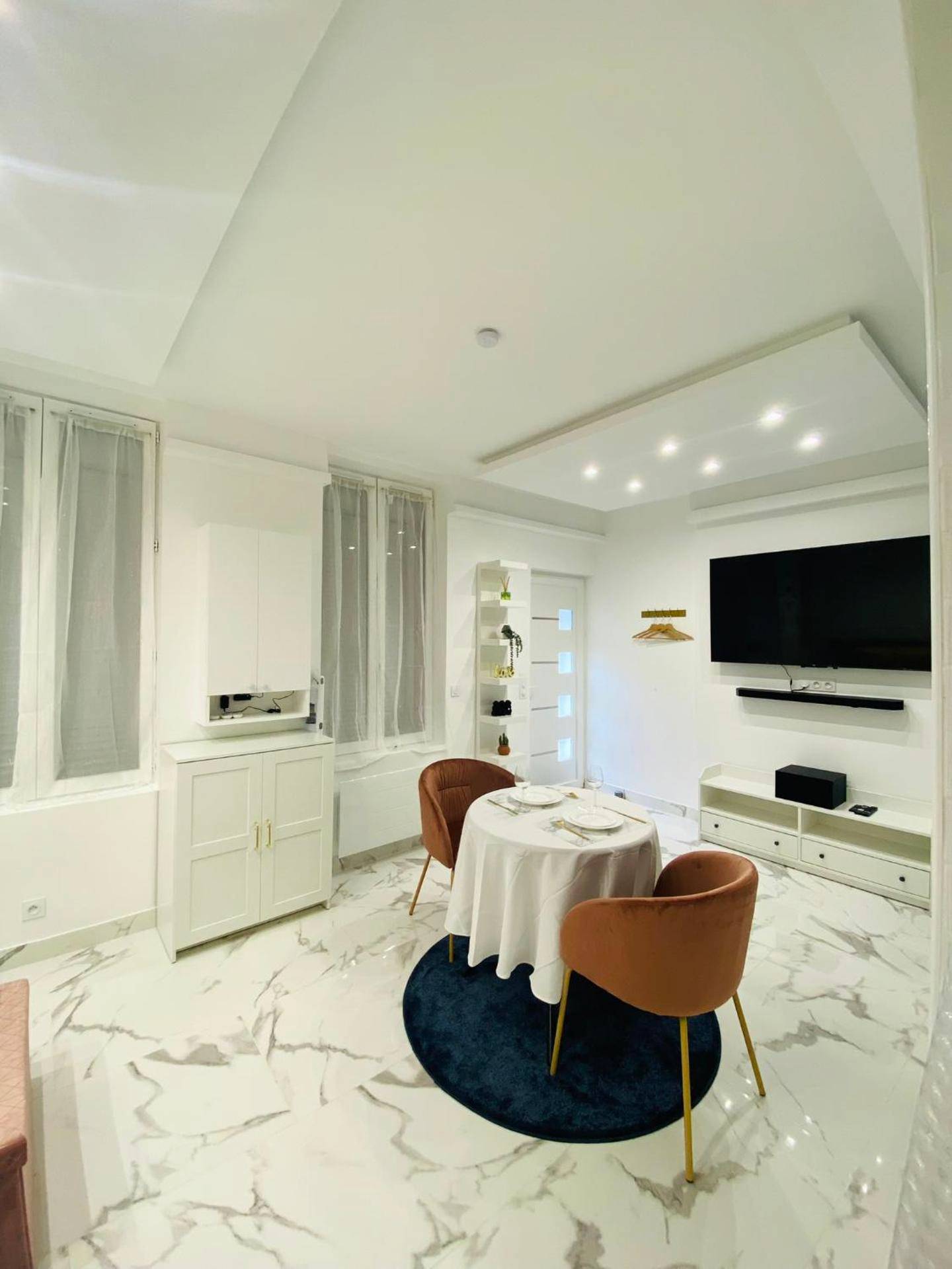 Photo du logement - LOTUS - Studio équipé, Balnéo, Wi - Fi, Hypercentre