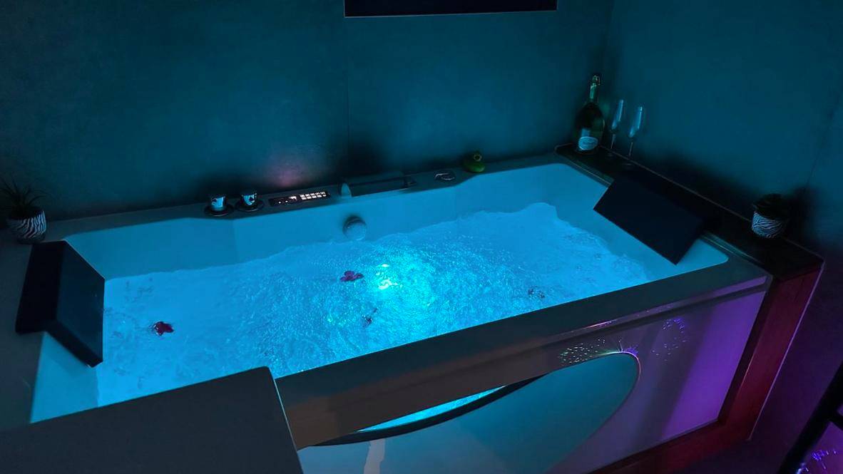 Photo du logement - LOV'ARDECHE - Gîte Balnéo Glamour - Montélimar