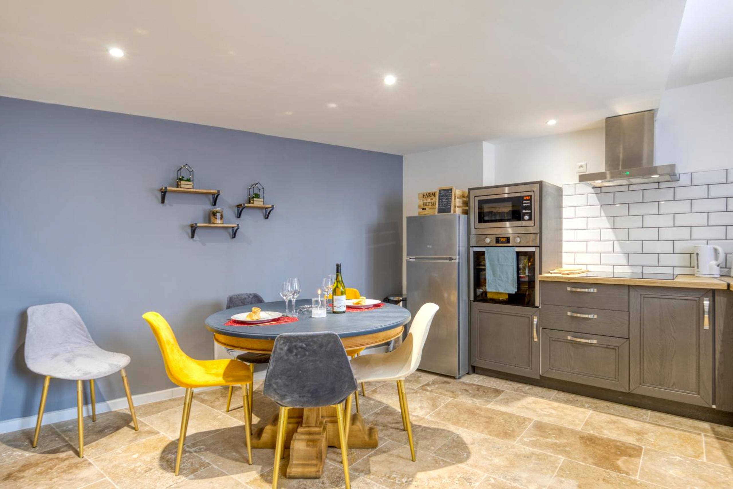 Cuisine équipée et coin repas moderne - Le love baroque