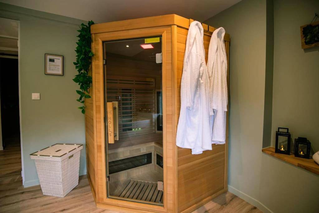 Sauna infrarouge privatif avec peignoirs - La Sublime Love House