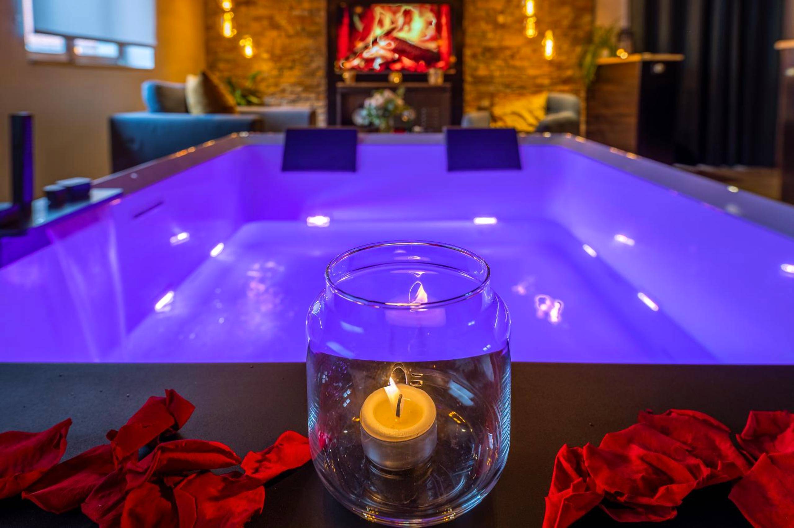 Photo du logement - Love industrie & spa - Suite Romantique en Alsace - Spa privatif et garage - Bischoffsheim