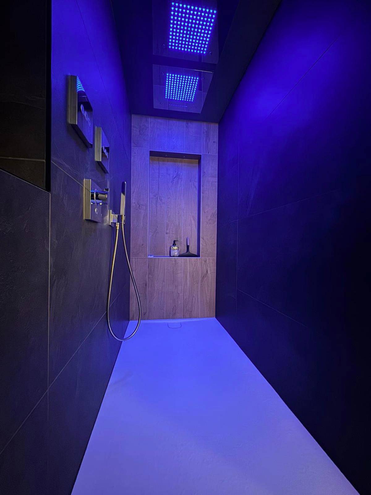 Photo du logement - Love industrie & spa - Suite Romantique en Alsace - Spa privatif et garage