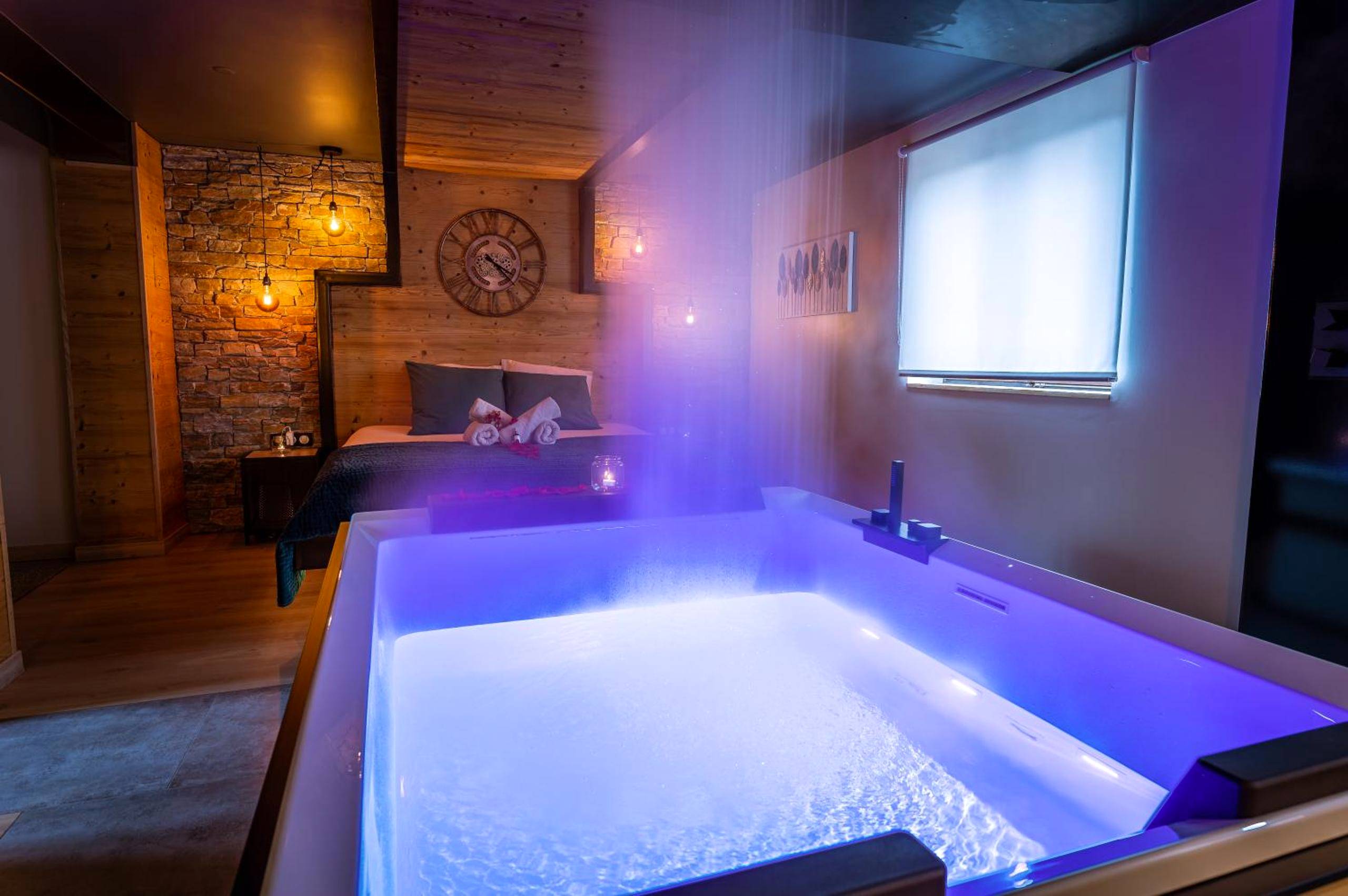 Photo du logement - Love industrie & spa - Suite Romantique en Alsace - Spa privatif et garage - Bischoffsheim
