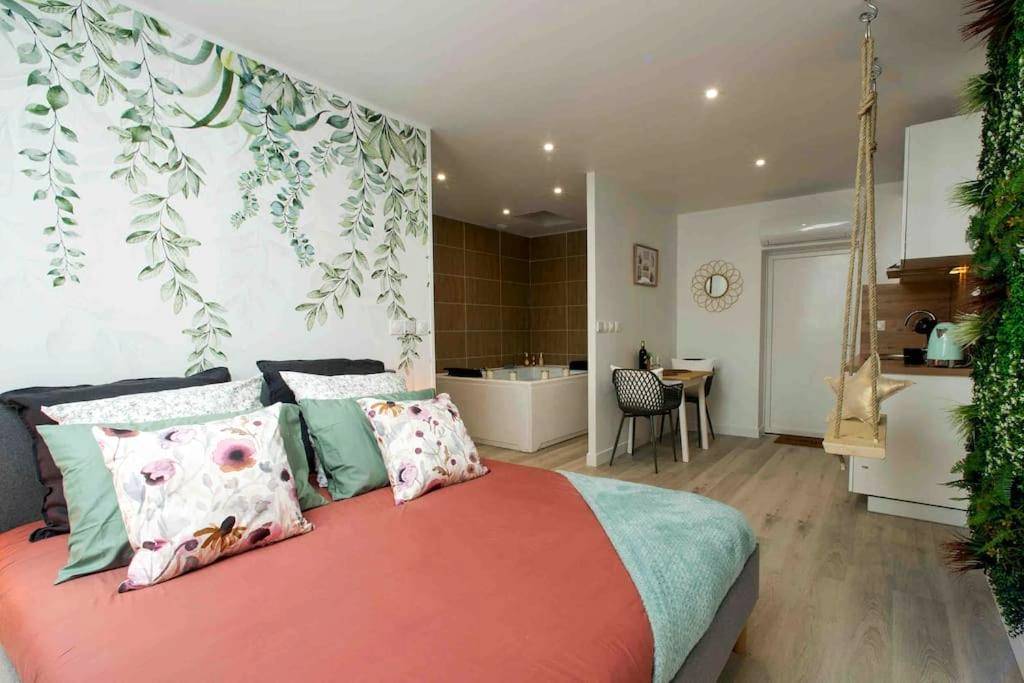 Vue principale - Love Room Val de Virvée - Love Room et spa - Le Cocon
