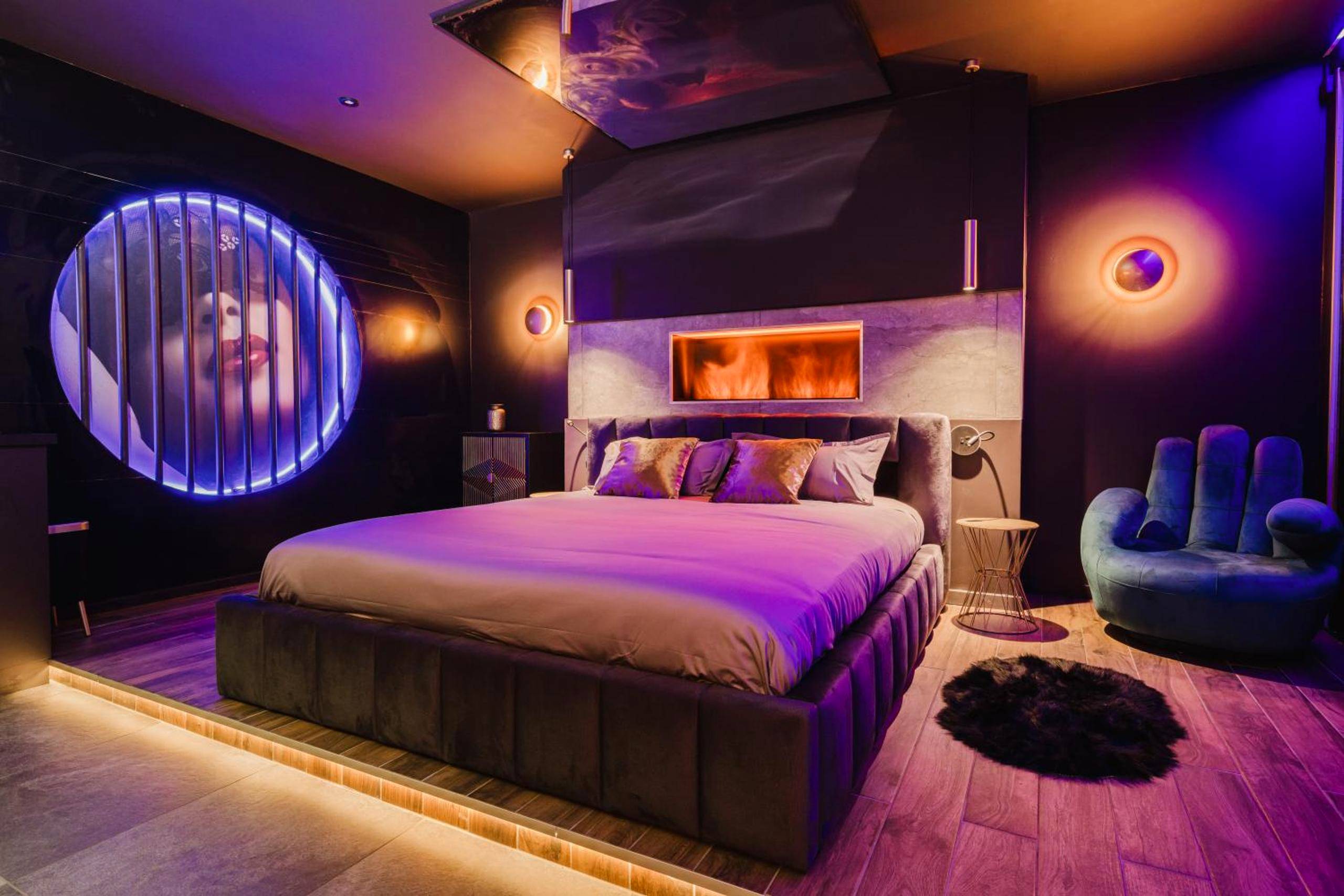 Vue principale - Love Room Orléans - Love Room Les Private Places - Lit King Size et Jacuzzi Privé