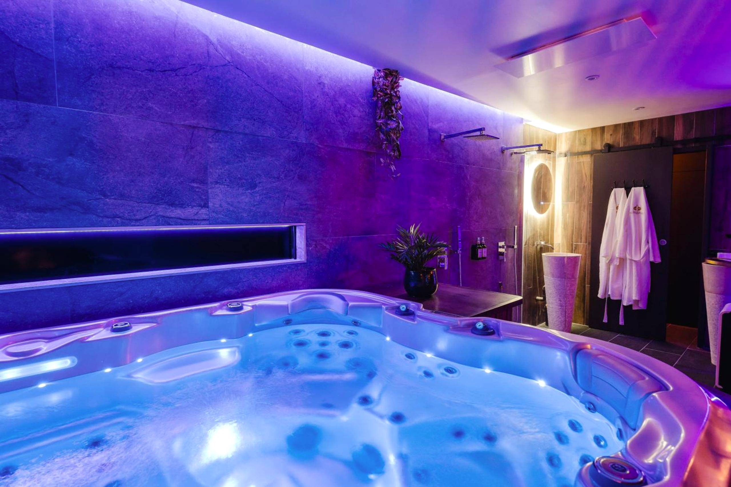 Photo du logement - Love Room Les Private Places - Lit King Size et Jacuzzi Privé