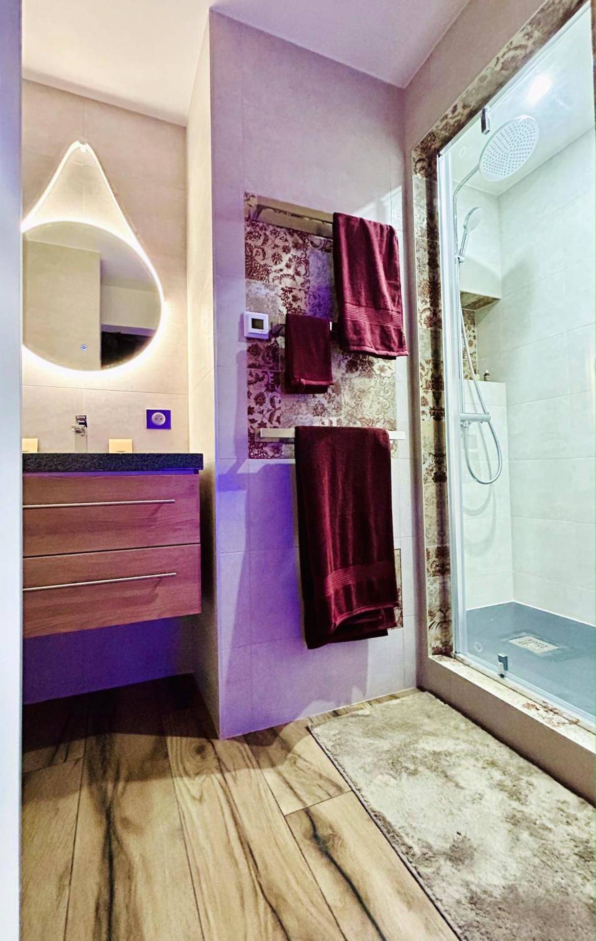 Photo du logement - Love & Sex Room: haut de gamme: avec SPA privatif