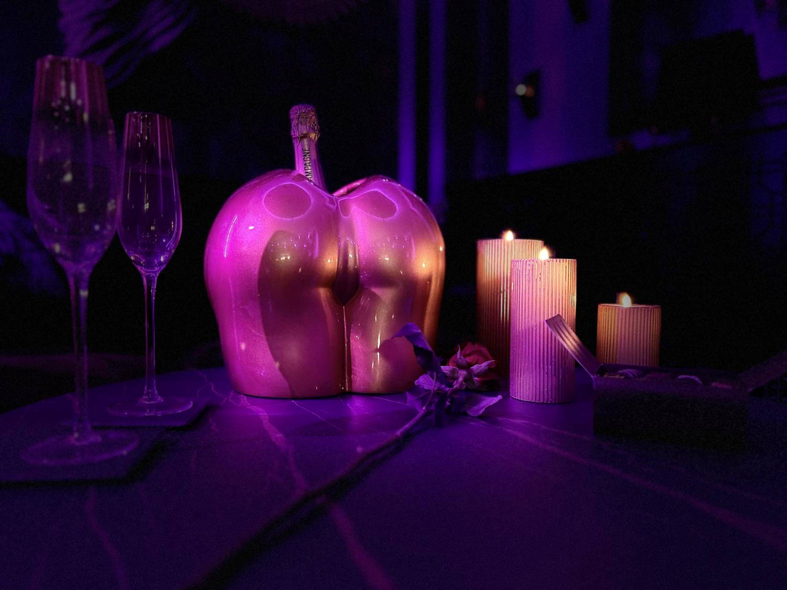 Photo du logement - Love & Sex Room: haut de gamme: avec SPA privatif - Ferney - Voltaire