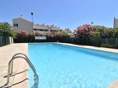 Grande piscine extérieure commune - Love&Spa