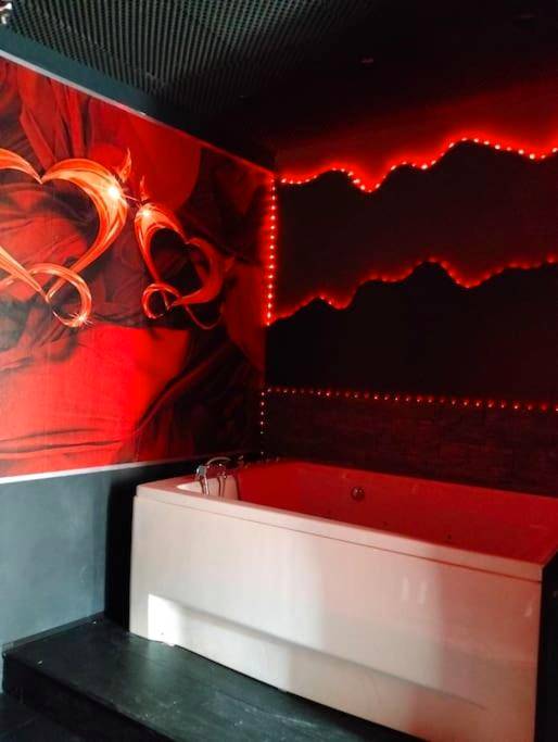 Photo du logement - la lovecoquine, chez loveroomtoulon , parking et wifi gratuits