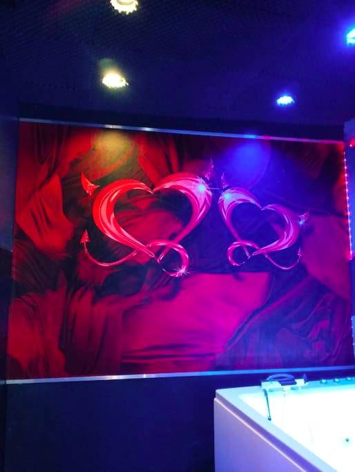 Photo du logement - la lovecoquine, chez loveroomtoulon , parking et wifi gratuits - Toulon