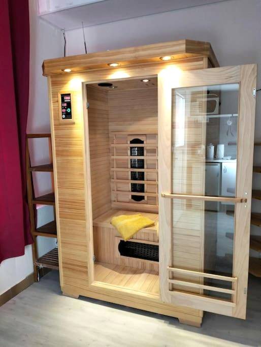 Photo du logement - la lovecoquine, chez loveroomtoulon , parking et wifi gratuits