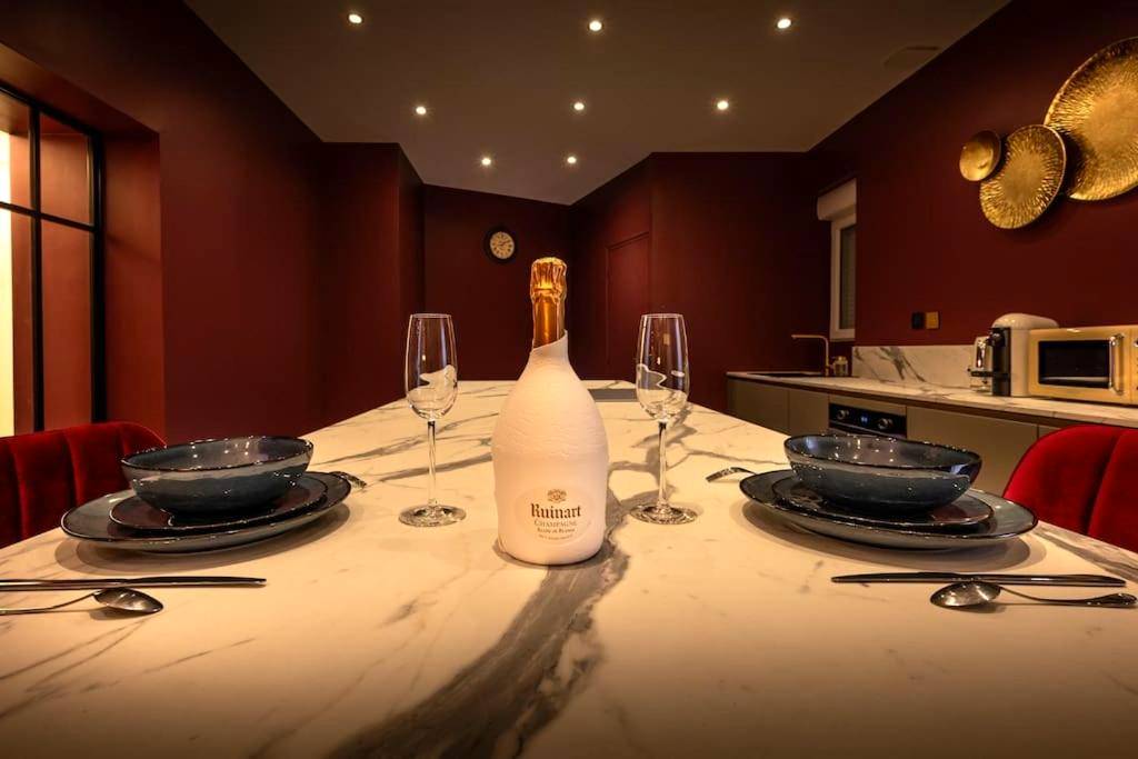 Photo du logement - LOVE ROOM LORIENT LoveLoft L'Escapade Romantique