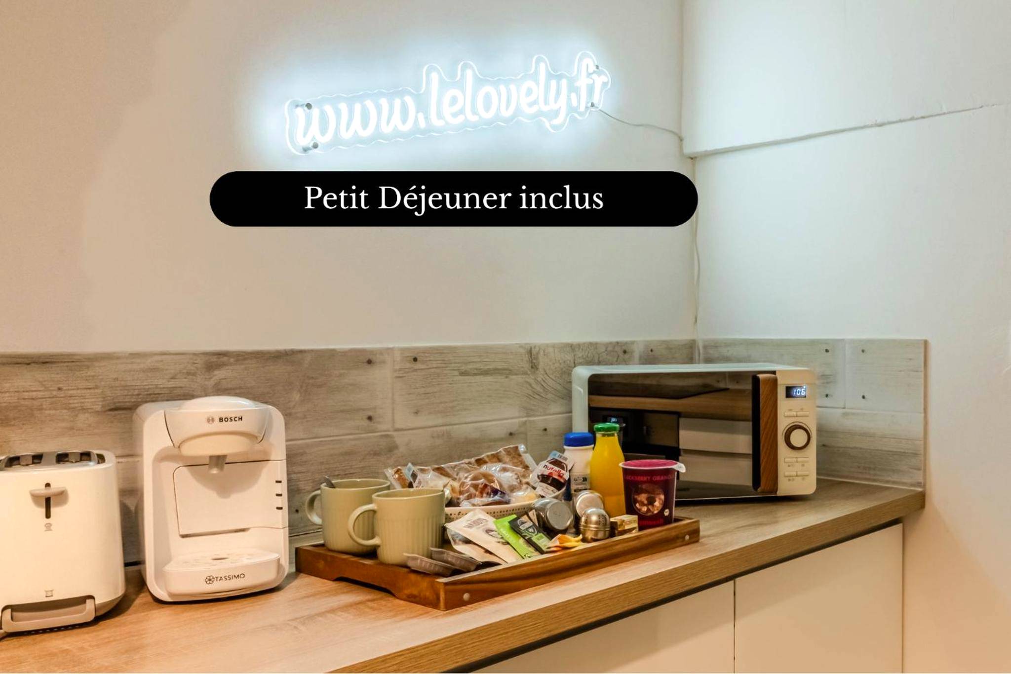 Espace petit déjeuner avec machine à café - Le Lovely Narbonnais - Balneo & Sauna