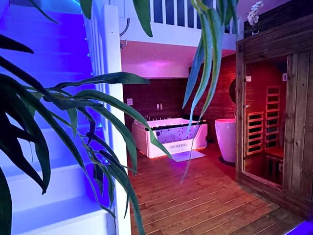 Vue d'ensemble de la suite avec sauna et spa - L'Écrin de Neuf - Lovely
