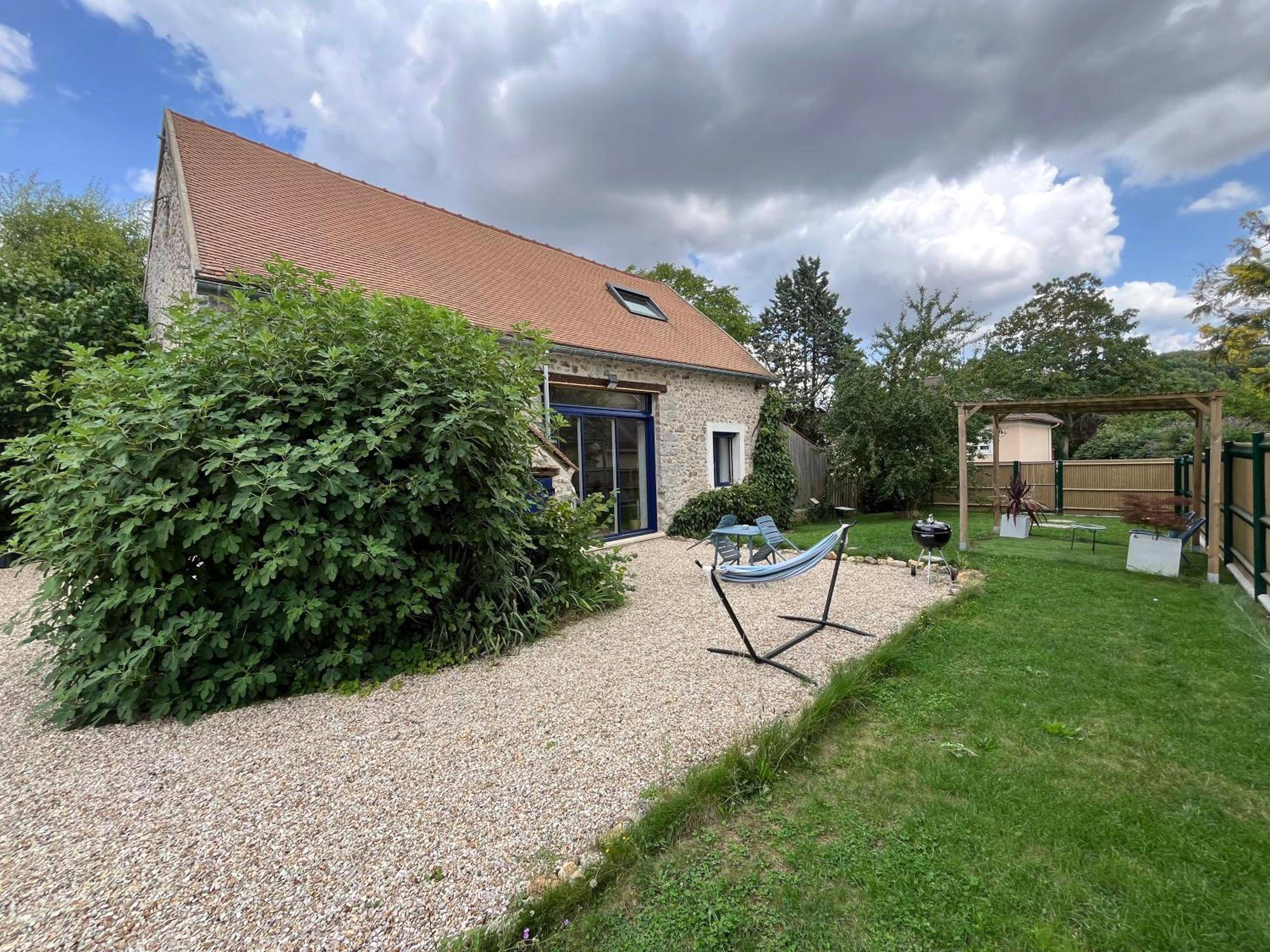 Extérieur avec jardin, terrasse et hamac - Lovely Bleau
