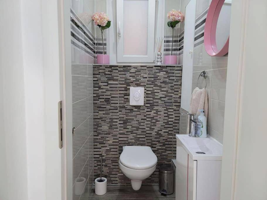 Photo du logement - LE LOVELYHOME au Centre ville avec SPA JACUZZI et SAUNA proche gare et parking gratuit