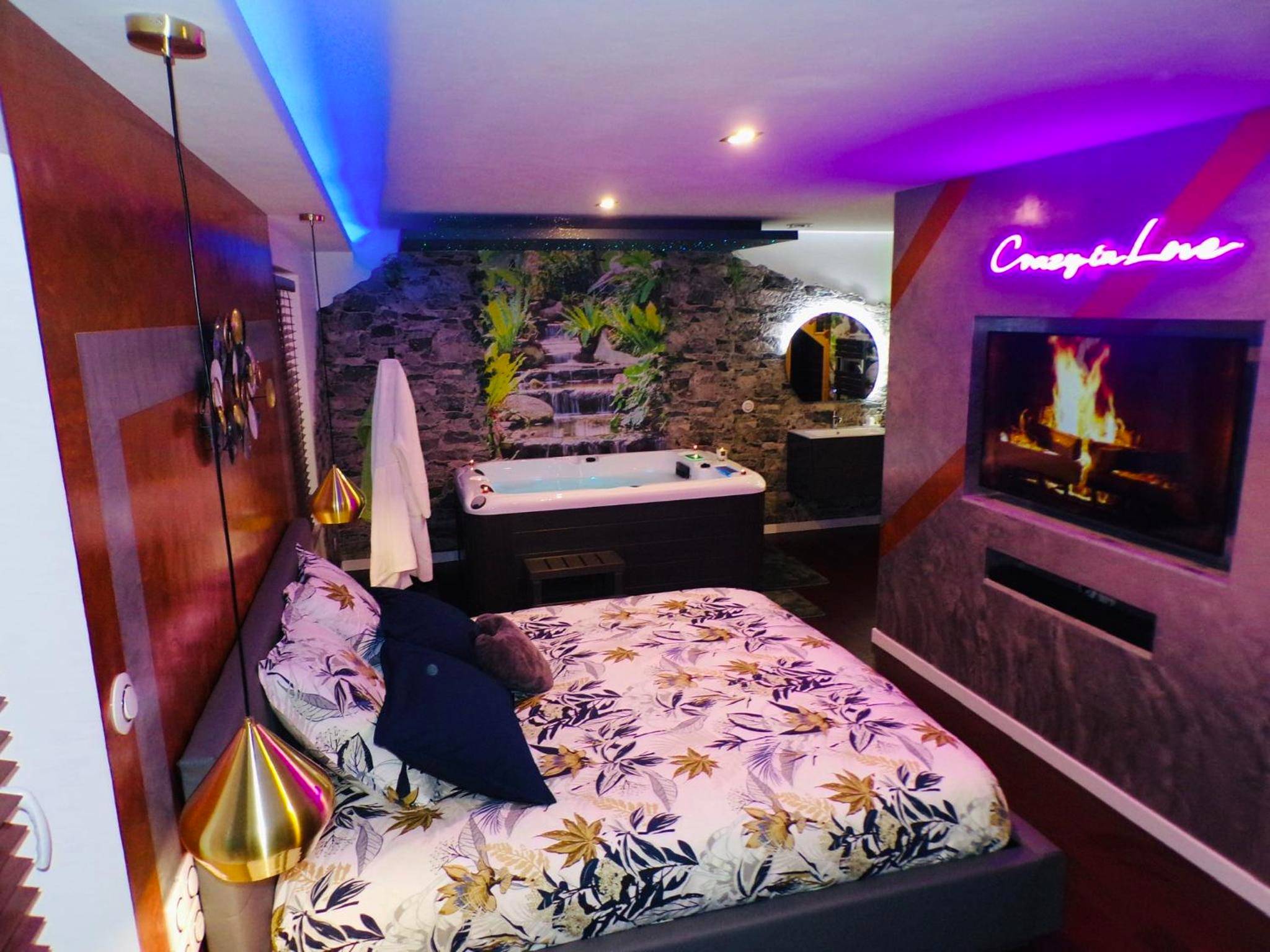 Suite romantique avec lit double et jacuzzi - Love Room Jarville - la - Malgrange - Loveroom 54