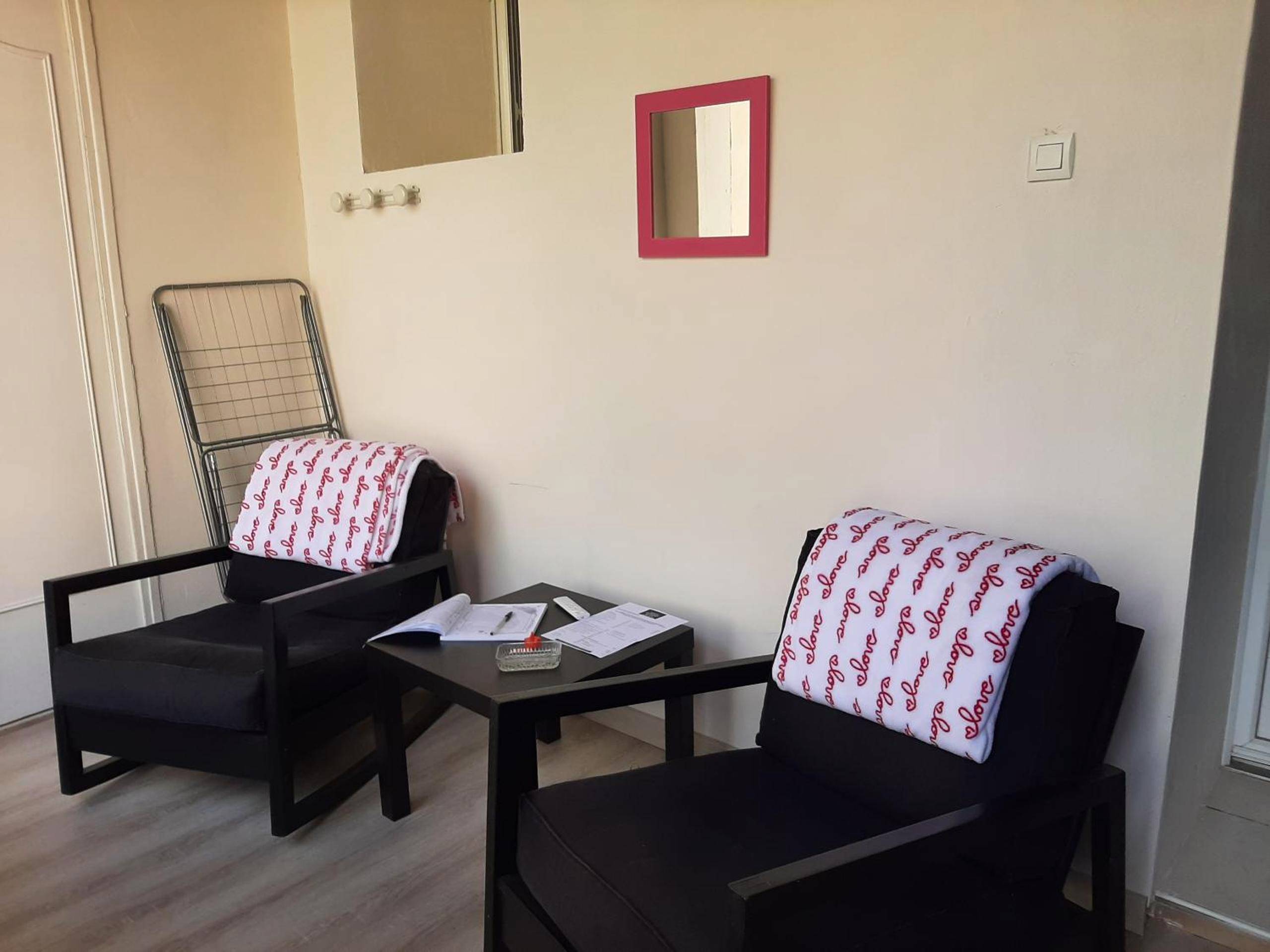 Photo du logement - la loveRomantique chez loveroomtoulon, parking et wifi gratuits