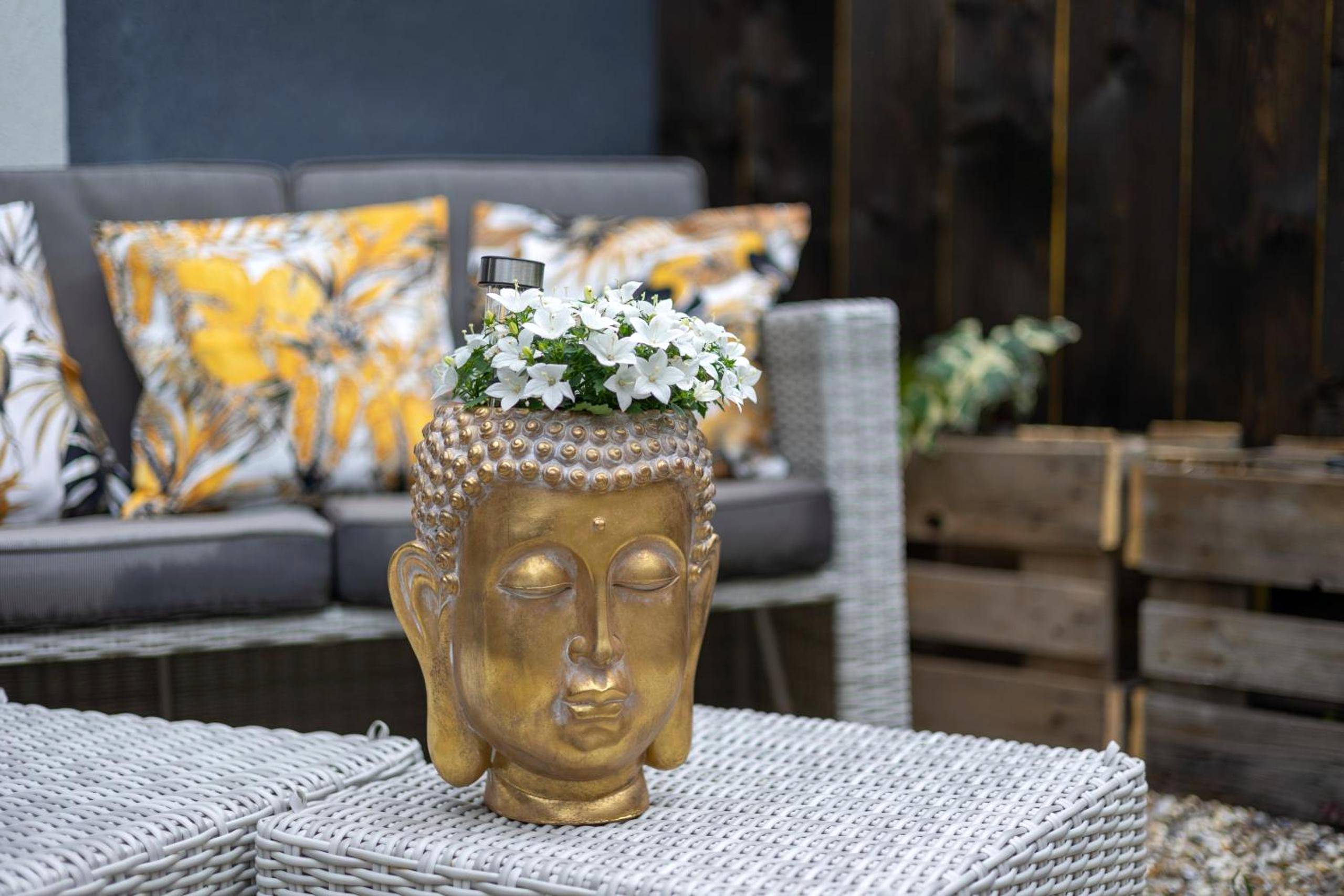 Terrasse avec statue de Bouddha fleurie - LOVER'S ROOM OR