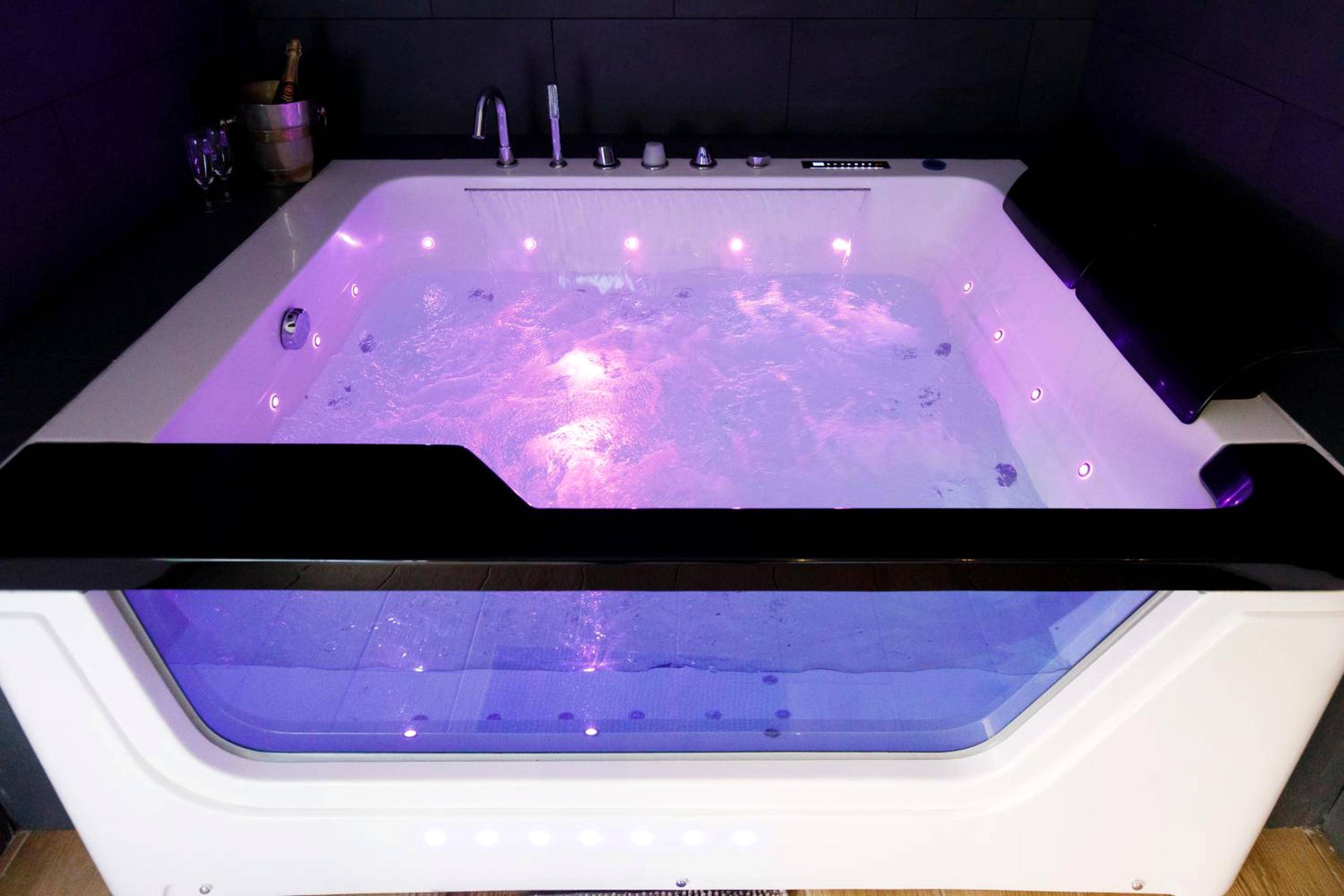 Photo du logement - Love Suite and SPA - CANNES - Cannes