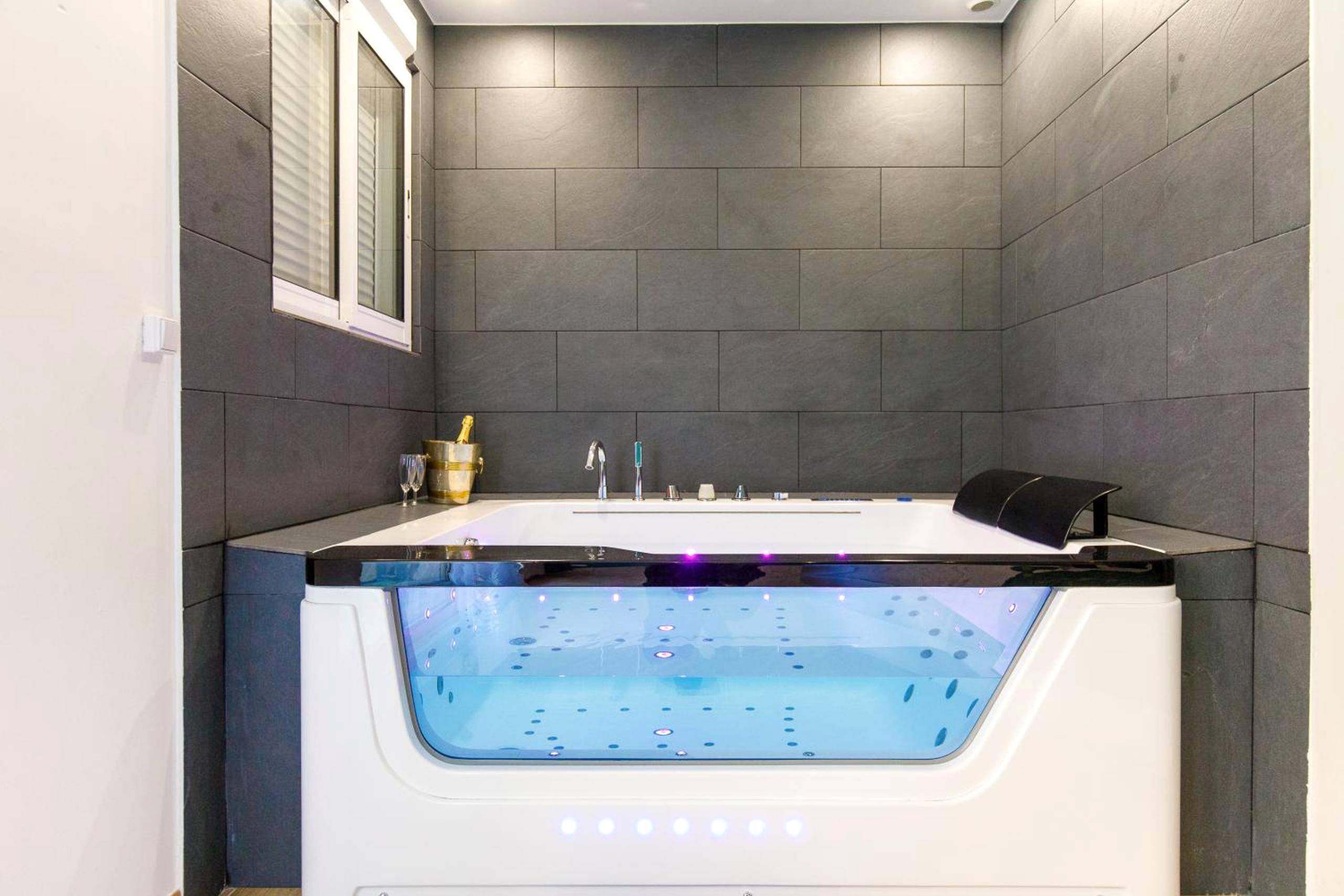 Photo du logement - Love Suite and SPA - CANNES - Cannes