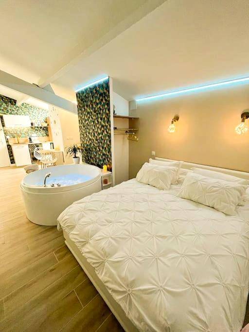 Vue du logement - Love Room Saint - Vincent - Lovicéa Balnéo Suite, 200m plage