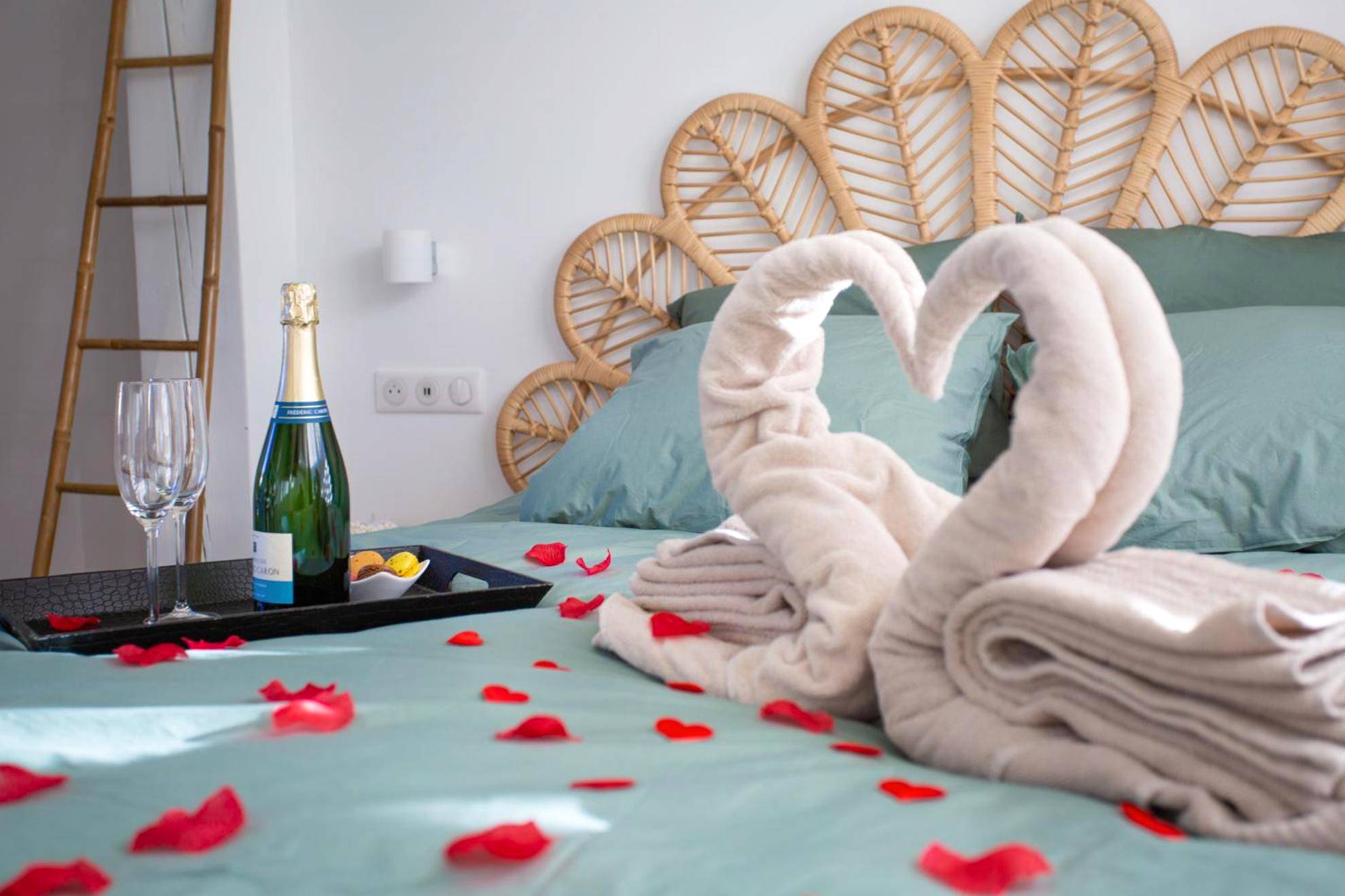 Photo du logement - Lovina chambre de charme avec jacuzzi - Velaux