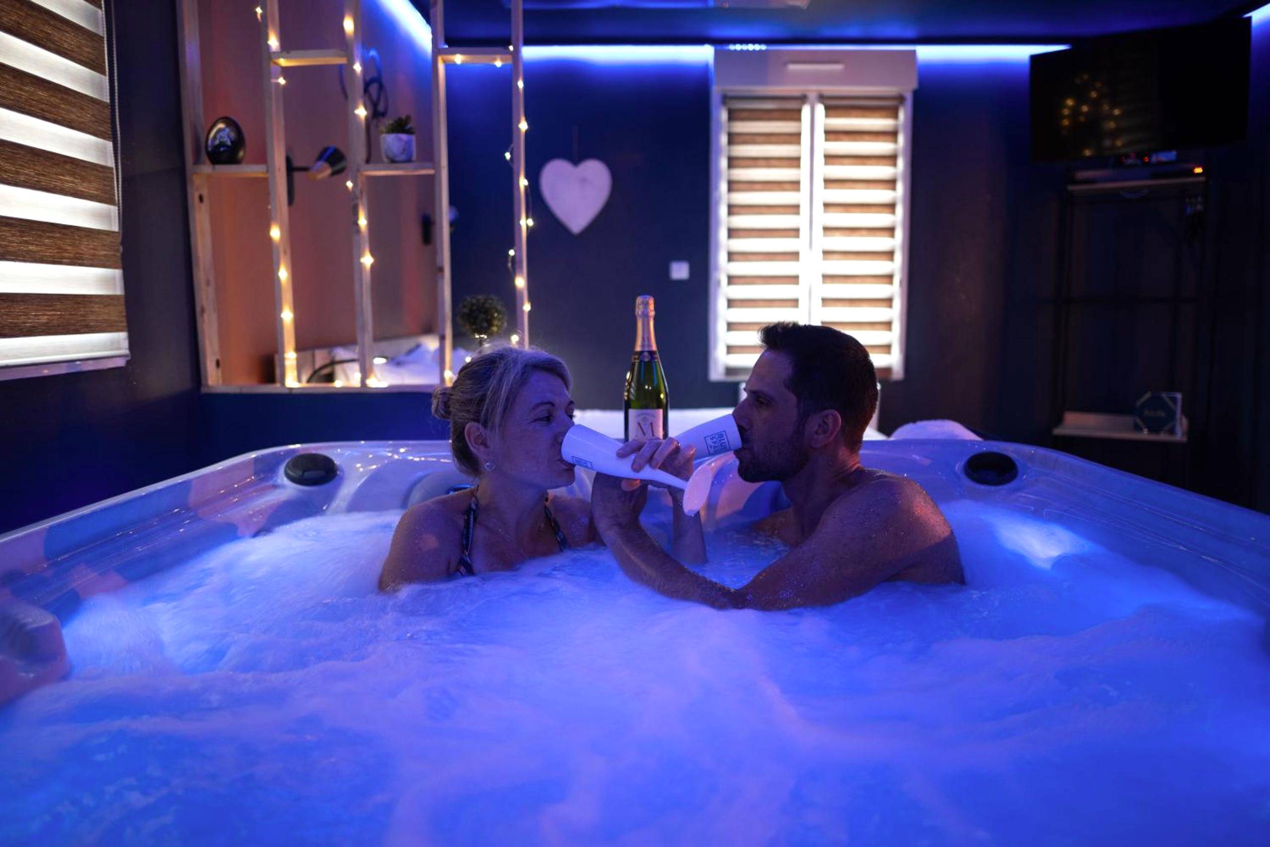Vue principale - Love Room Mers - les - Bains - Lov'Infini