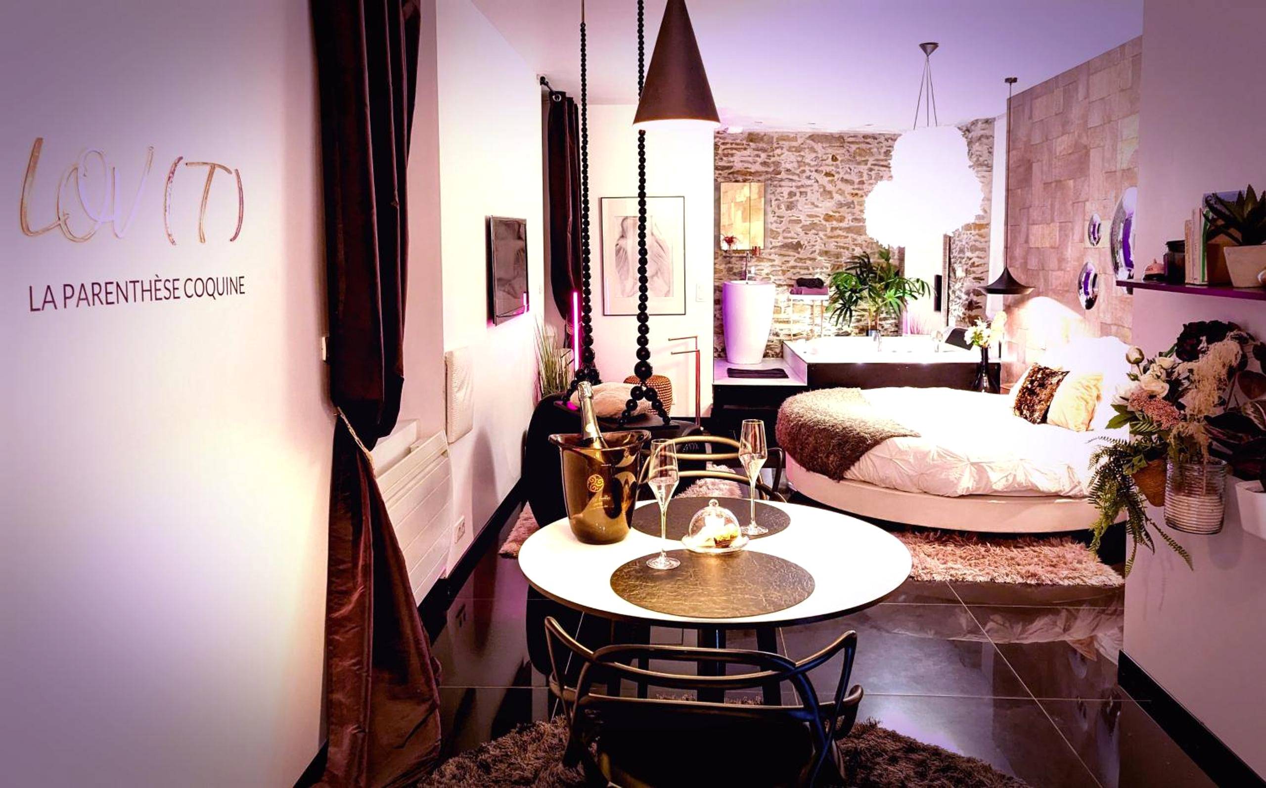 Vue d'ensemble du loft avec coin repas - Le Lovt - LOVE ROOM NANTES