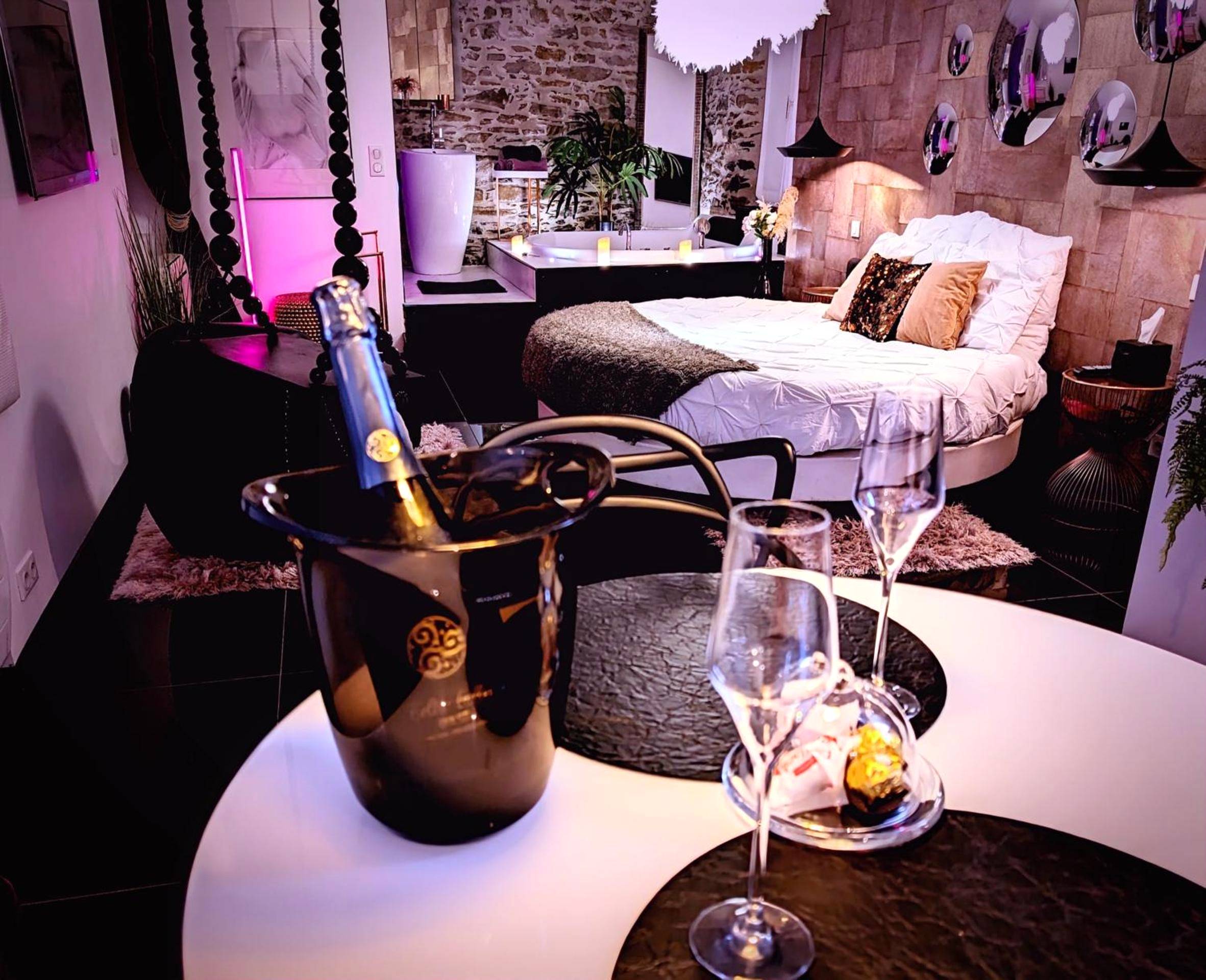 Photo du logement - Le Lovt - LOVE ROOM NANTES