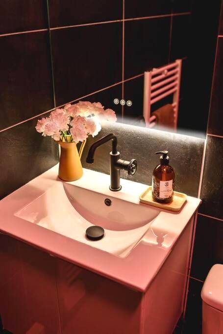 Vasque moderne avec miroir rétroéclairé - Le Lux Spa