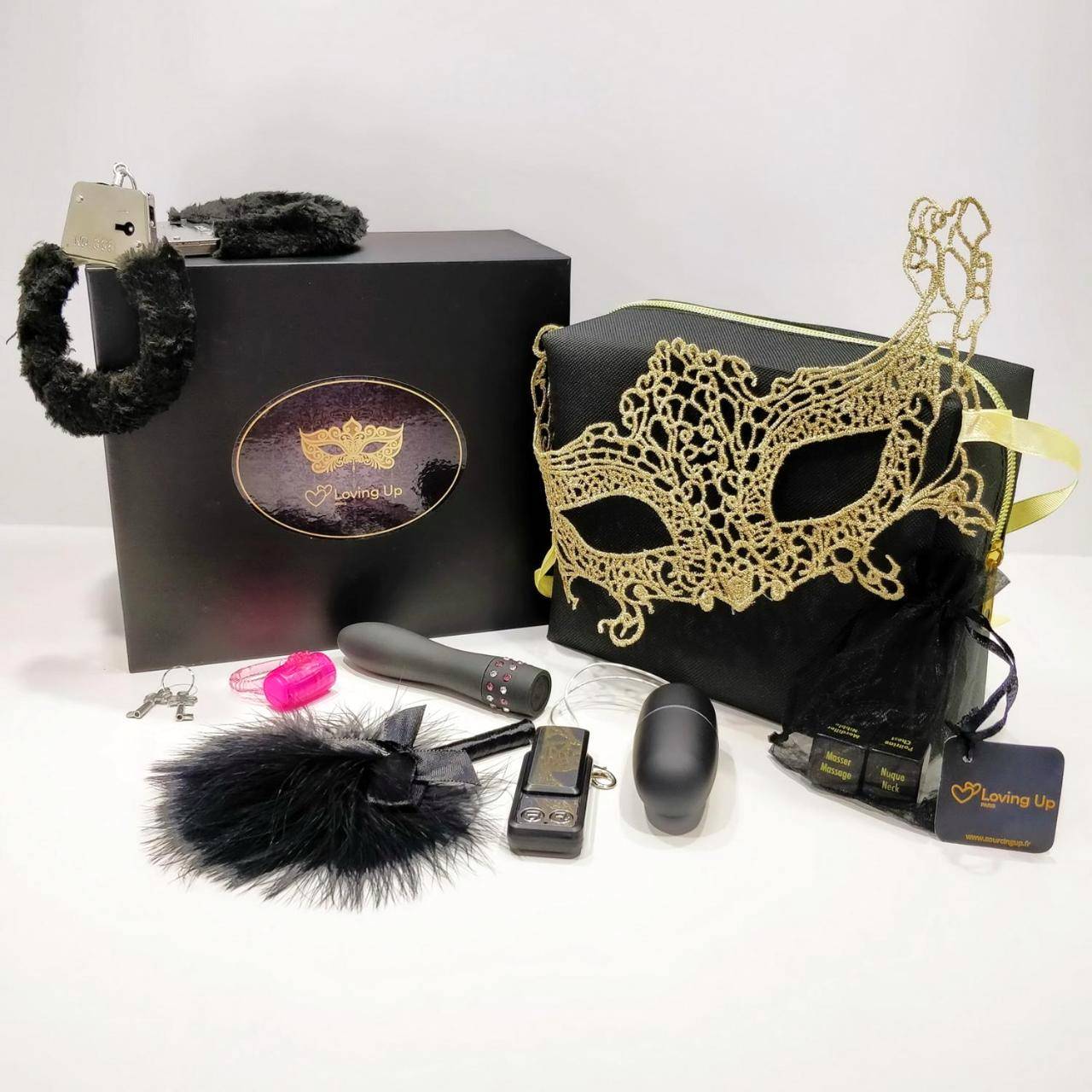 Coffret coquin avec loup doré et accessoires - Luxe and Spa