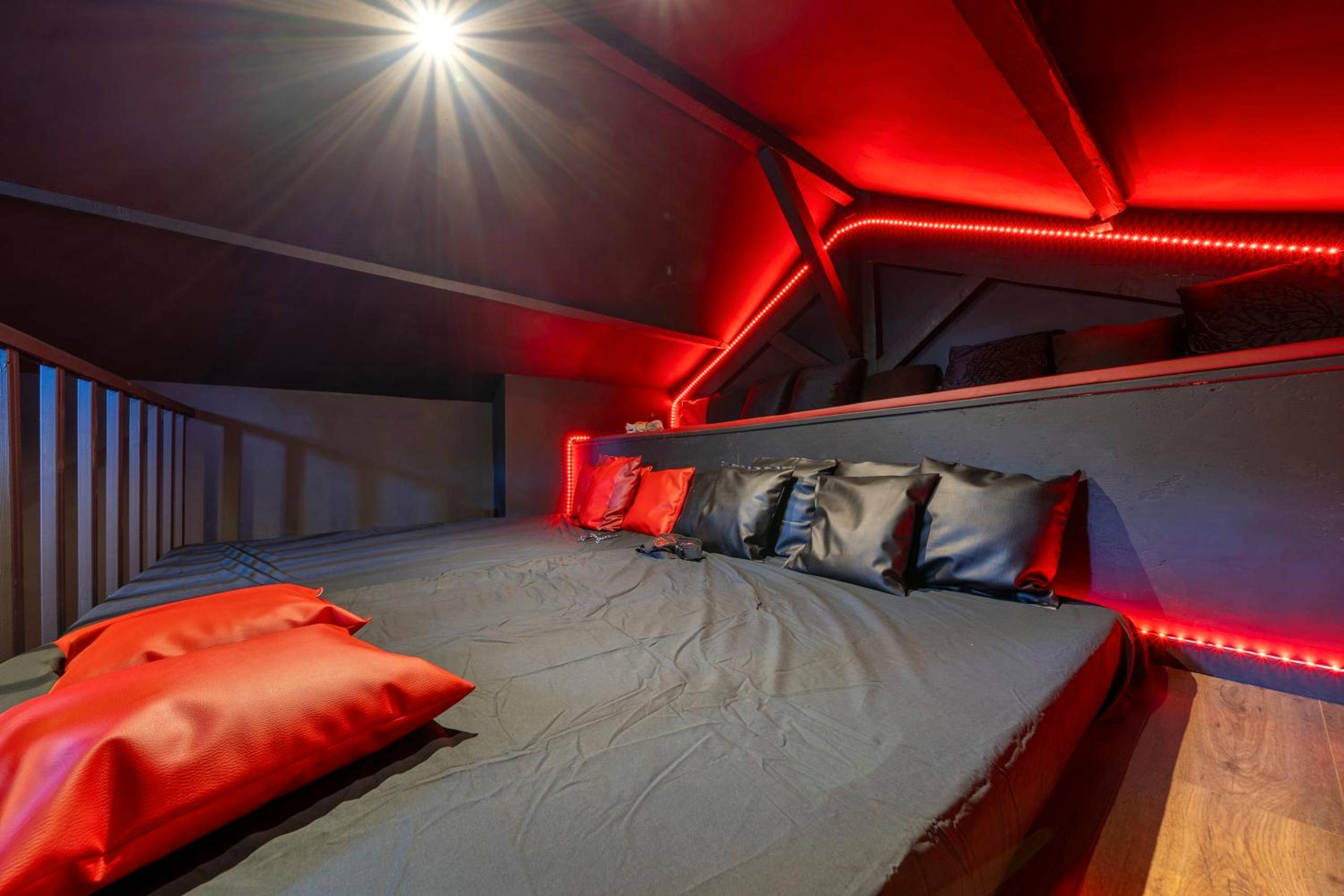 Vue du logement - Love room - Luxuria Avignon