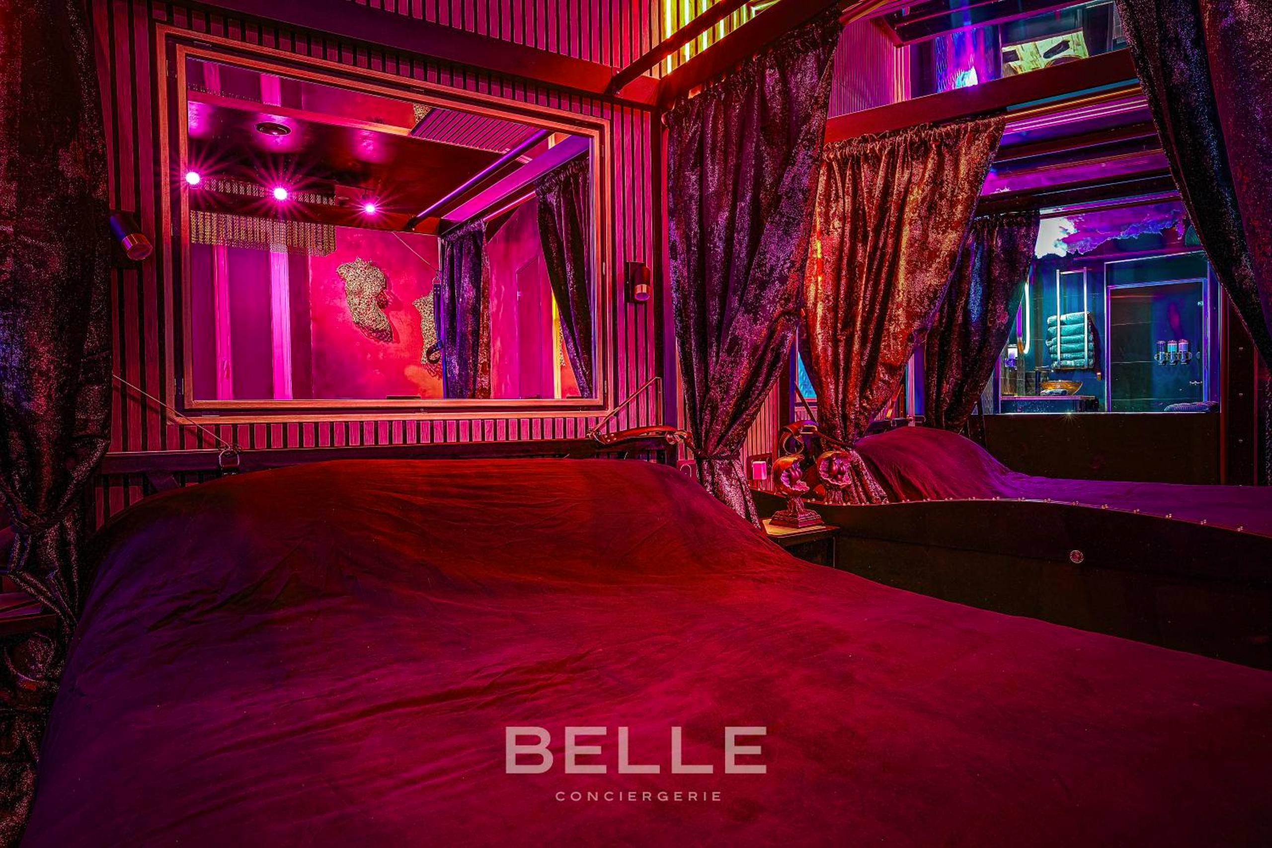 Vue du logement - Luxuria - Jacuzzi et Hammam