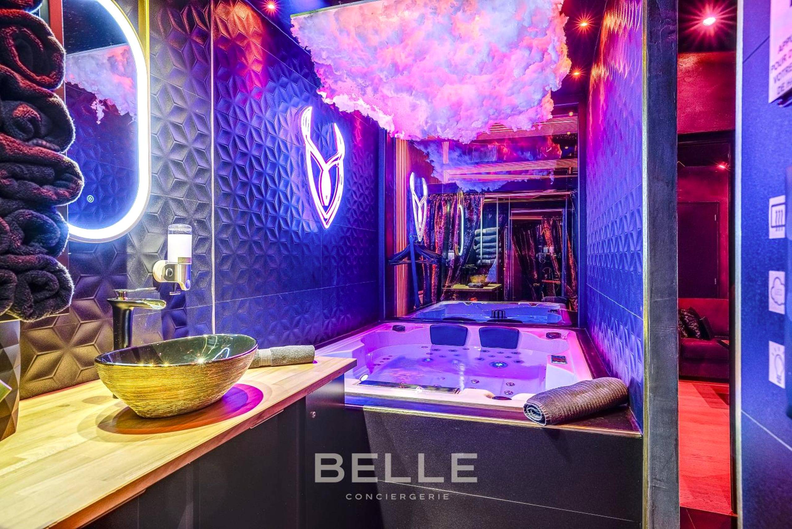 Photo du logement - Luxuria - Jacuzzi et Hammam - Le Cannet