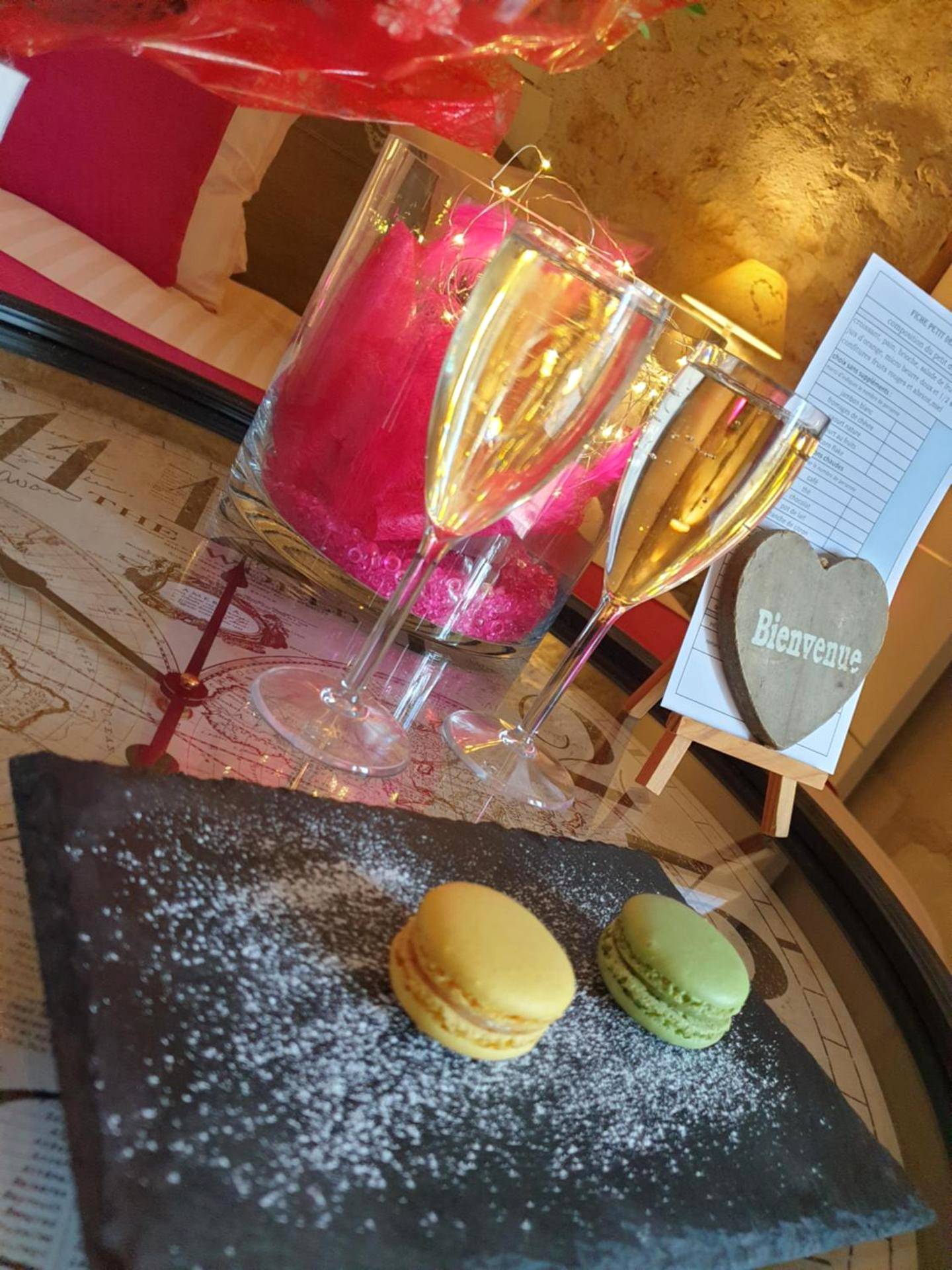 Macarons et flûtes de bienvenue - Lyzen