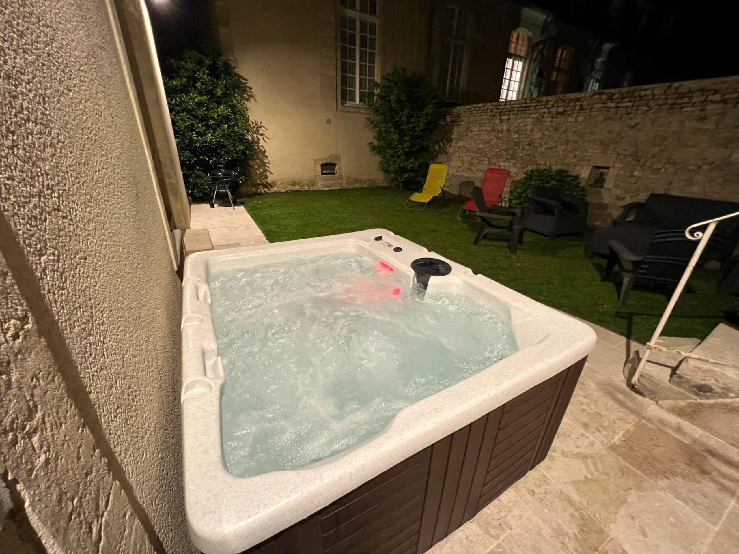 Vue du logement - Love Room Bayeux - Maison d'Alice - avec SPA