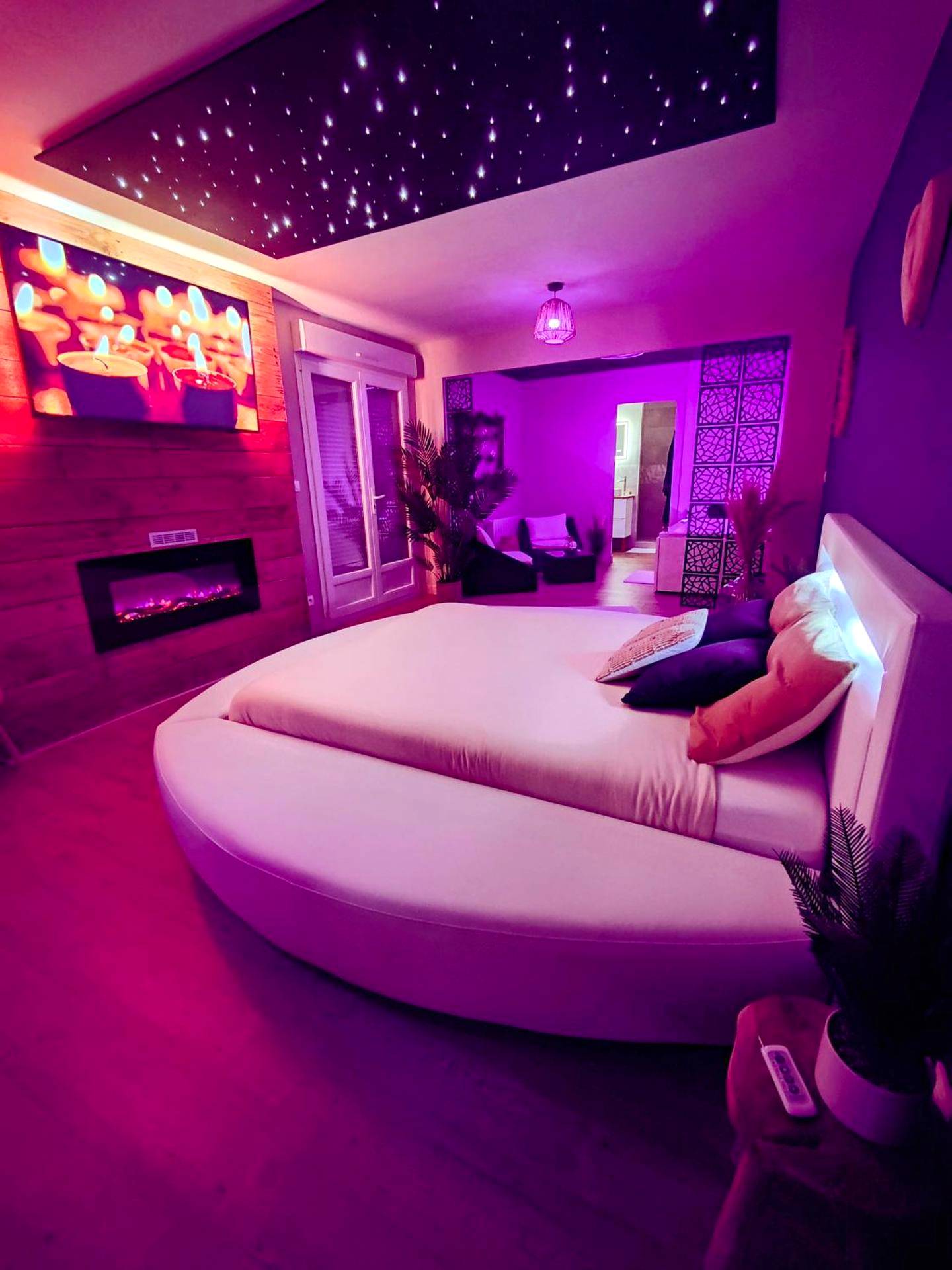 Vue du logement - Love Room Saint - Germer - de - Fly - Gite Romantique avec Espace Balnéo et Ciel Etoilé "La Maison du...