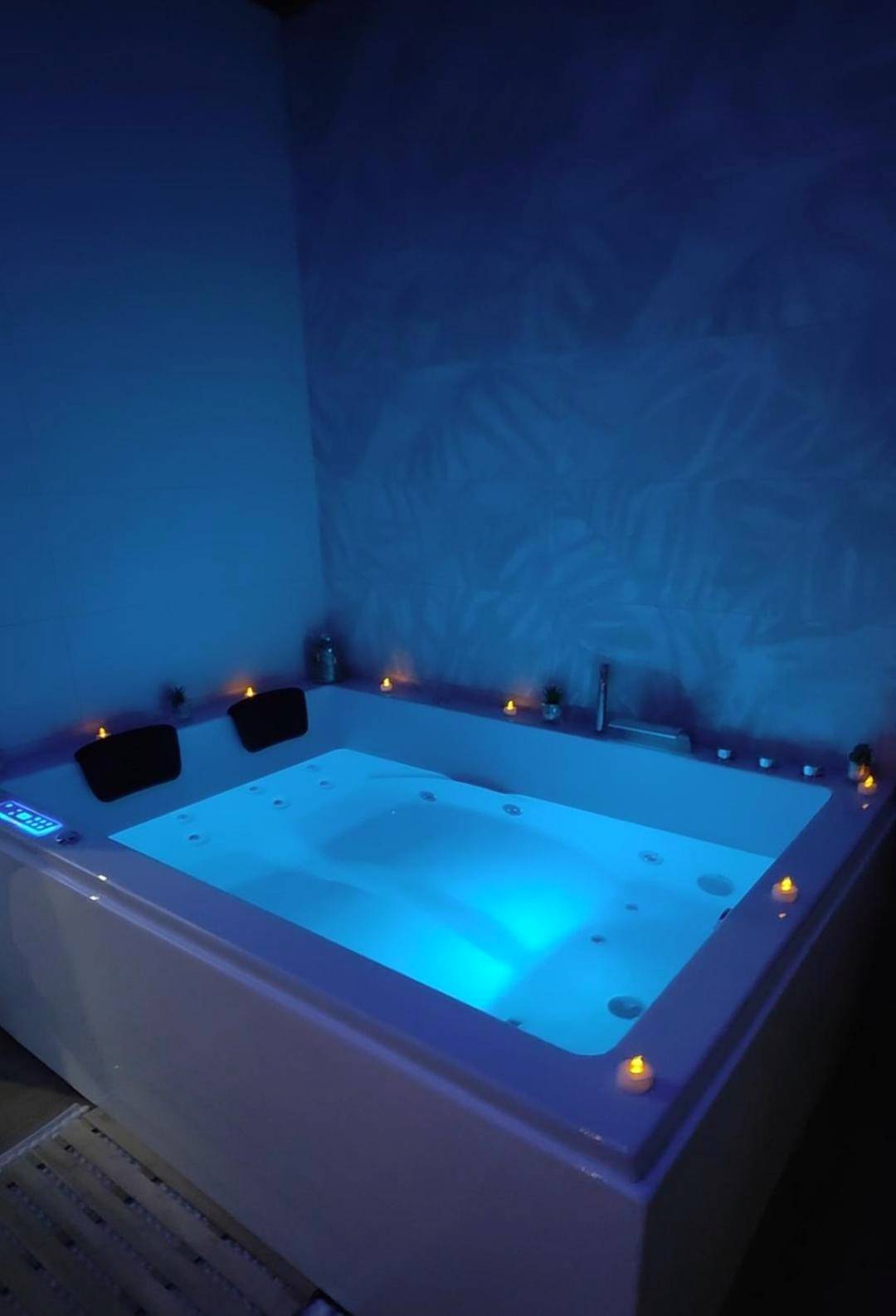 Vue du logement - Gite Romantique avec Espace Balnéo et Ciel Etoilé "La Maison du Bonheur Saint Germer de Fly" Nuit...