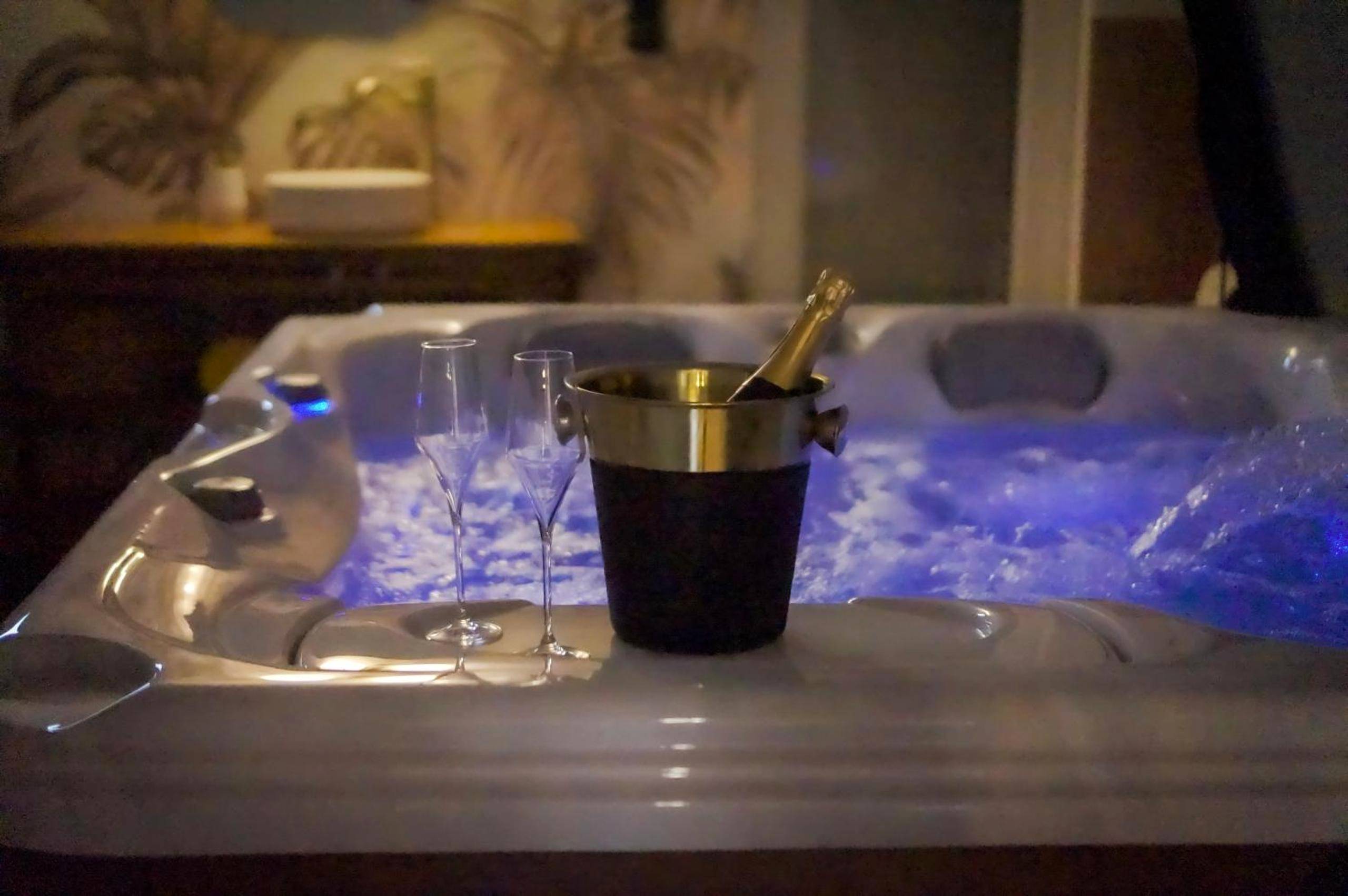 Photo du logement - Maison Eliste - Love gîte chic avec jacuzzi intérieur