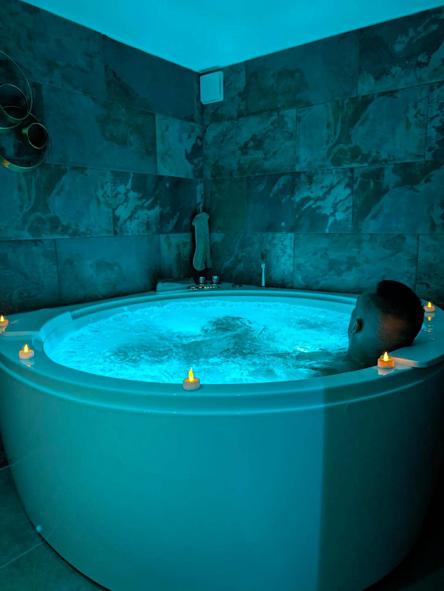 Detail du logement - Maison Insolite avec Spa Privatif